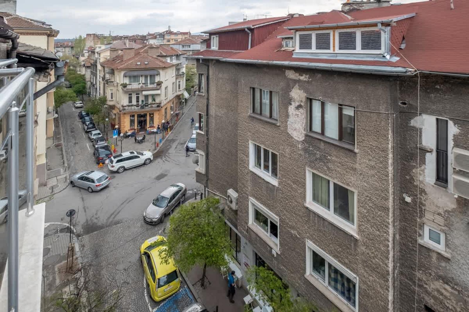 High-end Designer 2BR Aprt + Lift&amp;Balconies - Photo 55