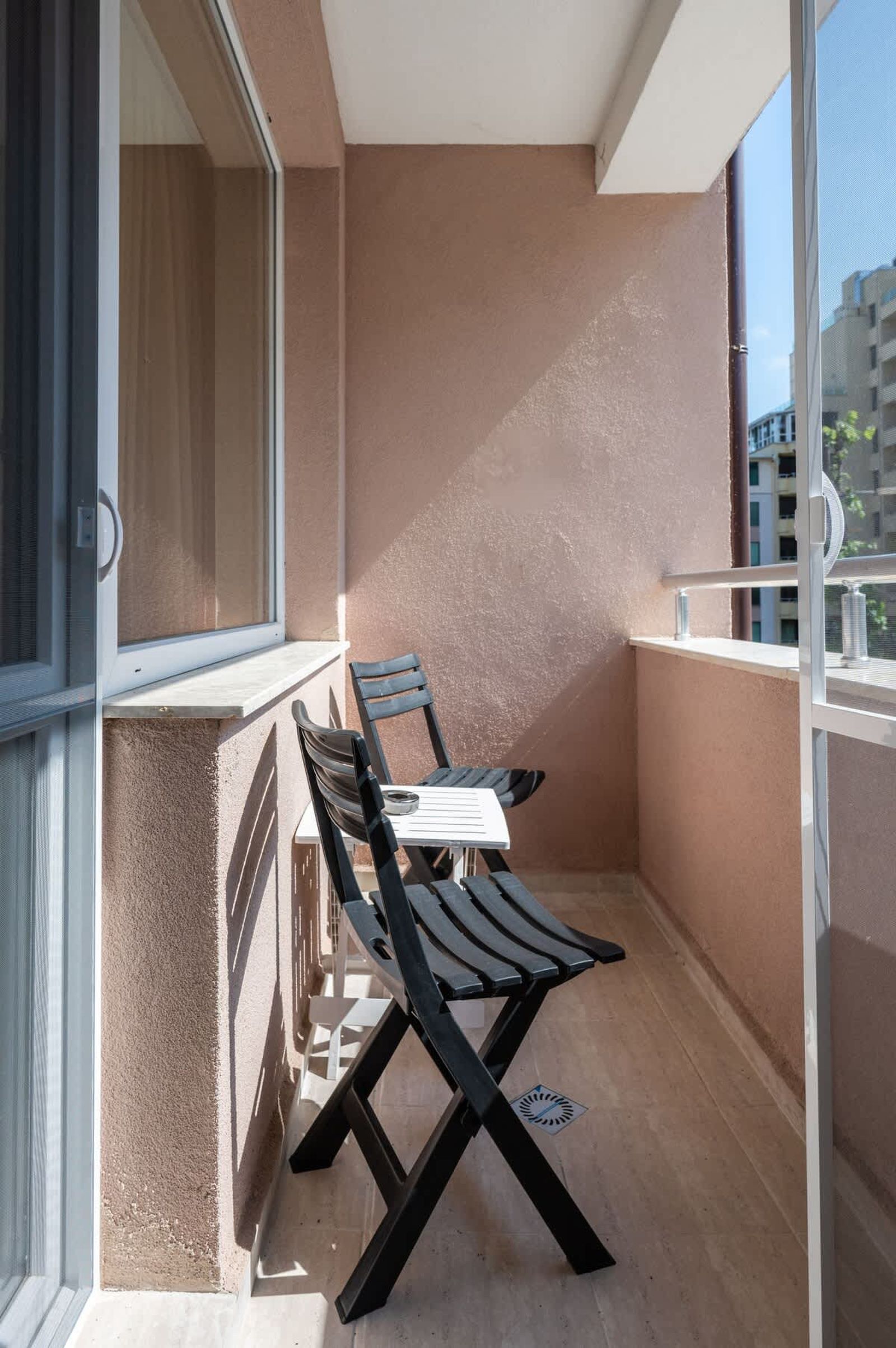 1-Bedroom Flat with Balcony in Sofia Center - Photo 13