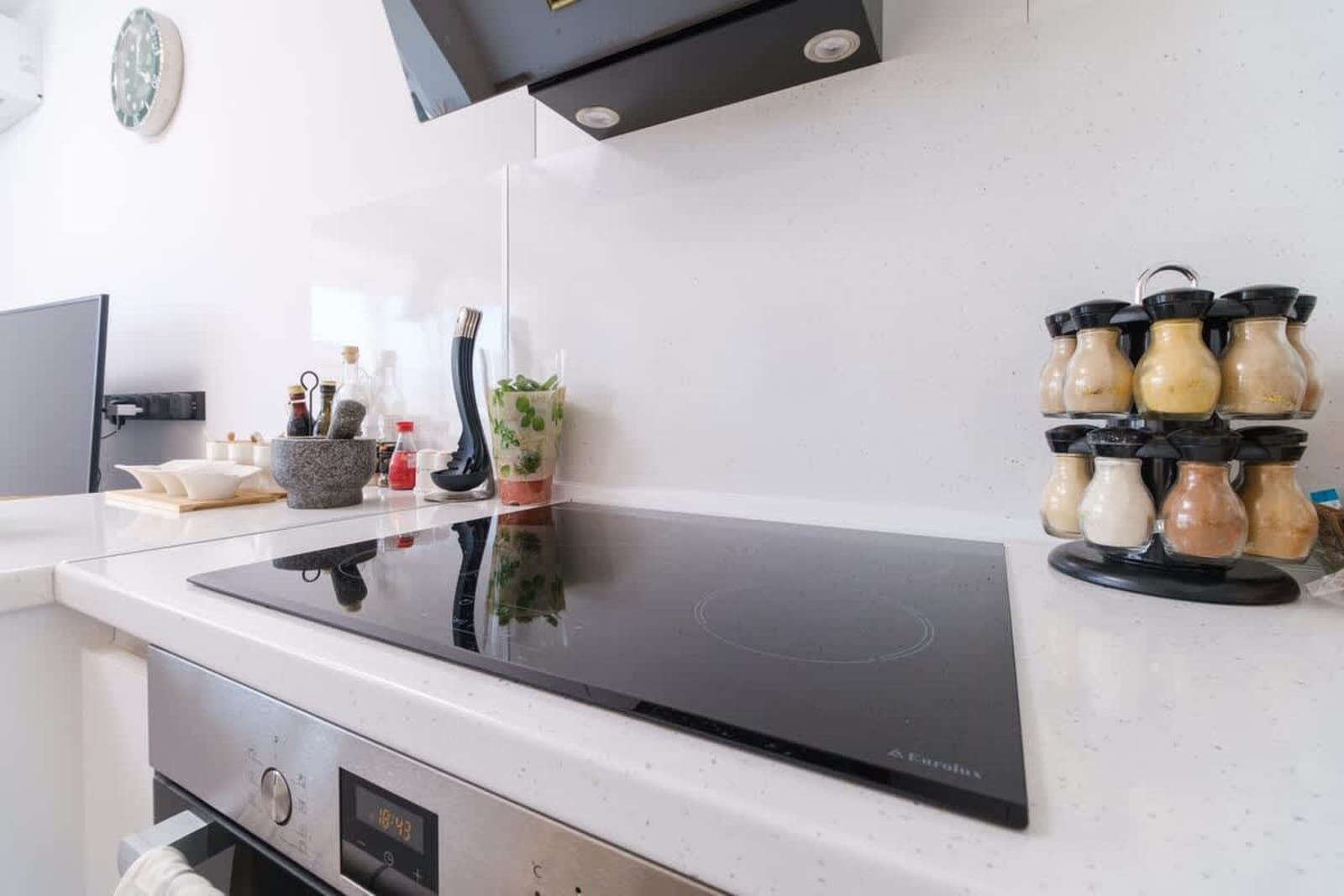 Serene Luxe Oasis Retreat on the Outskirts - Photo 31