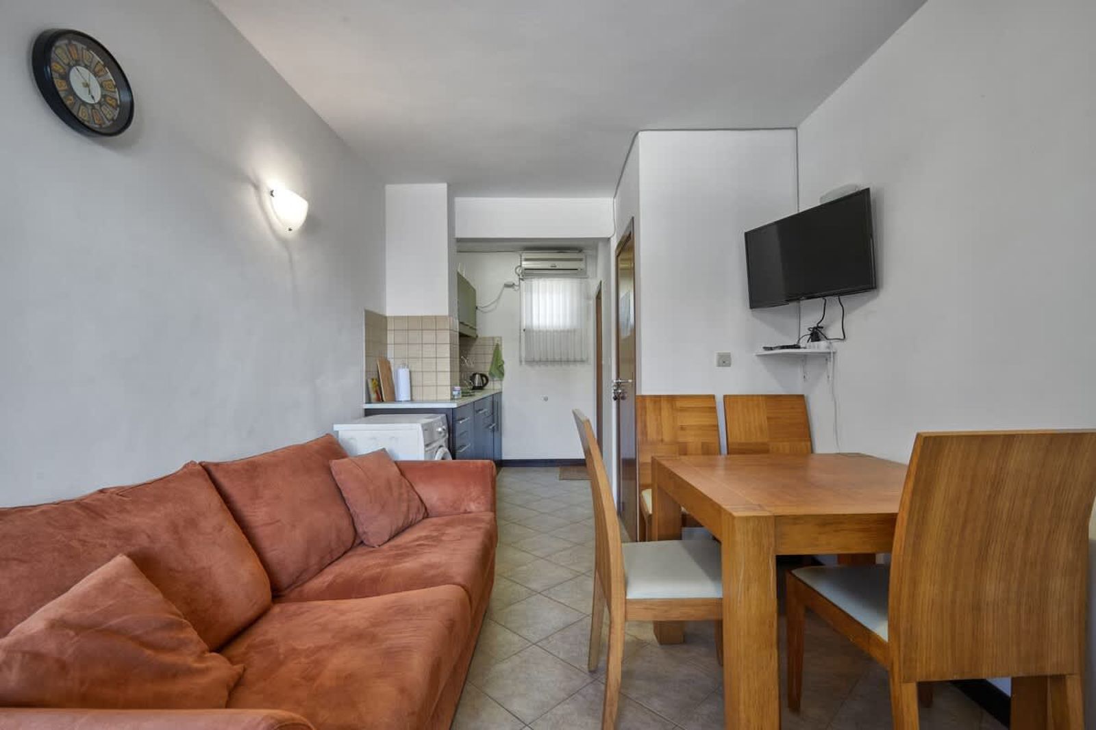 Charming 2BD Guest House in Sozopol - Photo 4