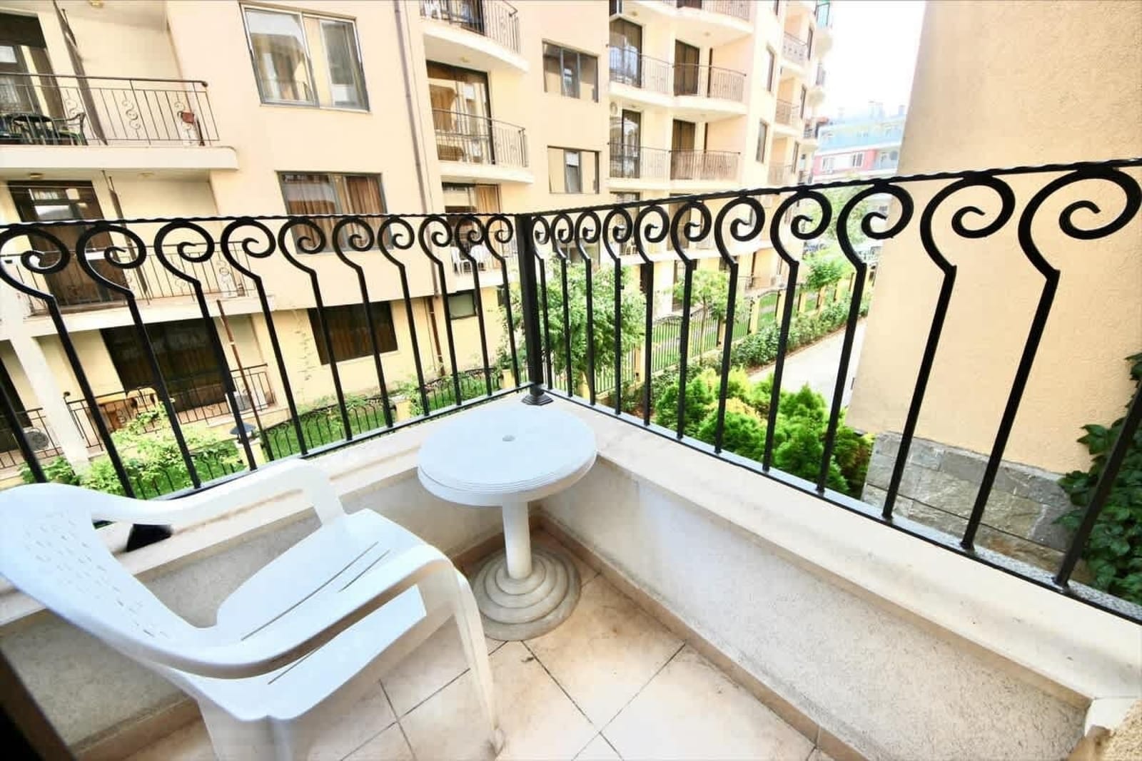 Cozy studio in Royal Sun - Photo 20