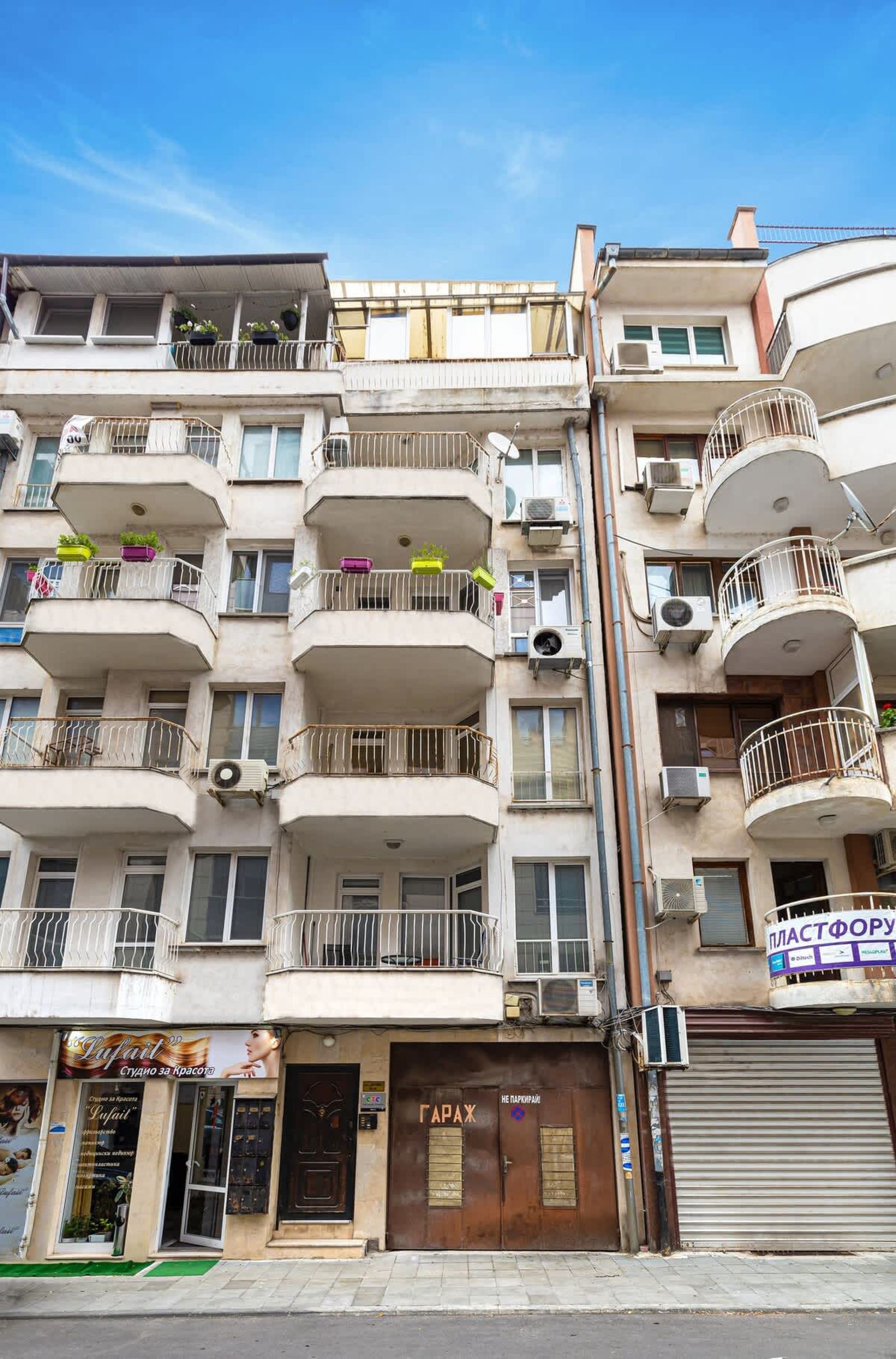 Centrally-located 1BD Apartment near Kapana - Photo 18