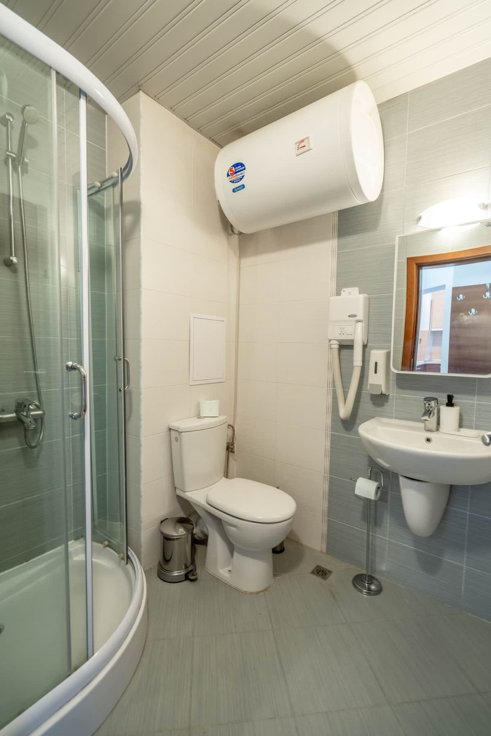 Cozy 1BR in Belvedere-Ski in Winter/Swim in Summer - Photo 5