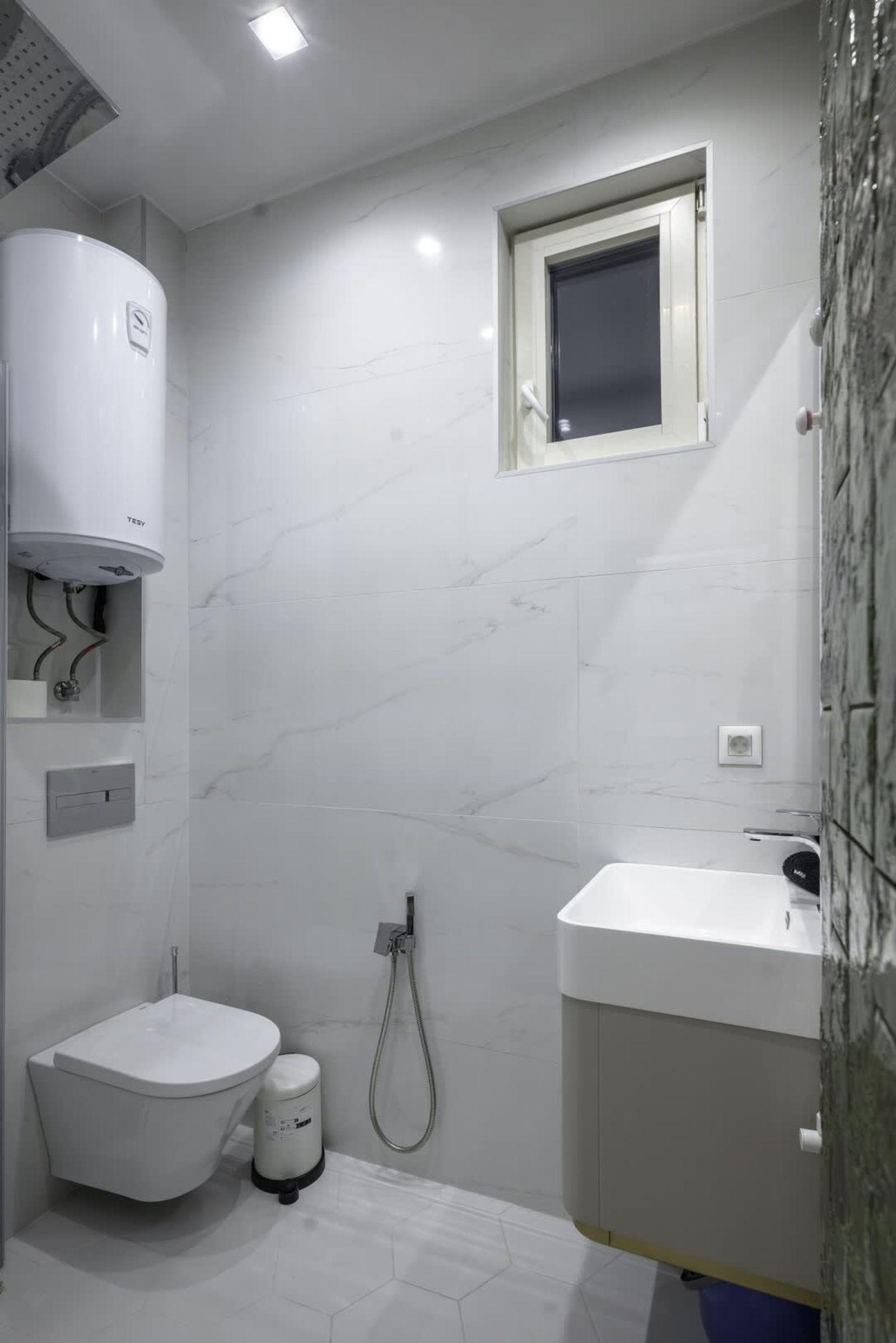 Bright &amp; Modern 2BD Apartment on Oborishte - Photo 9