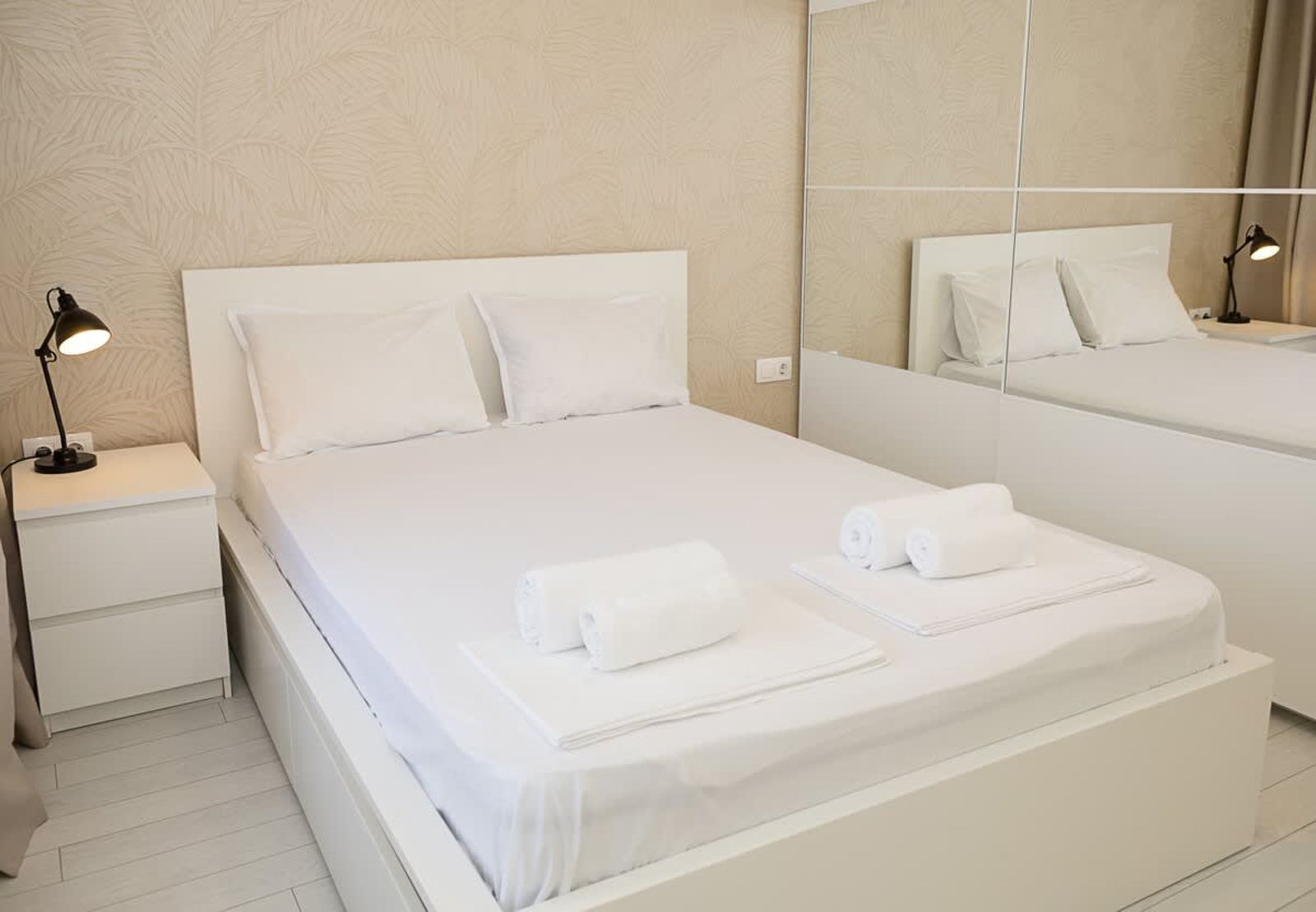 Elegant 1BR Apartment in the TOP Center of Varna - Photo 15