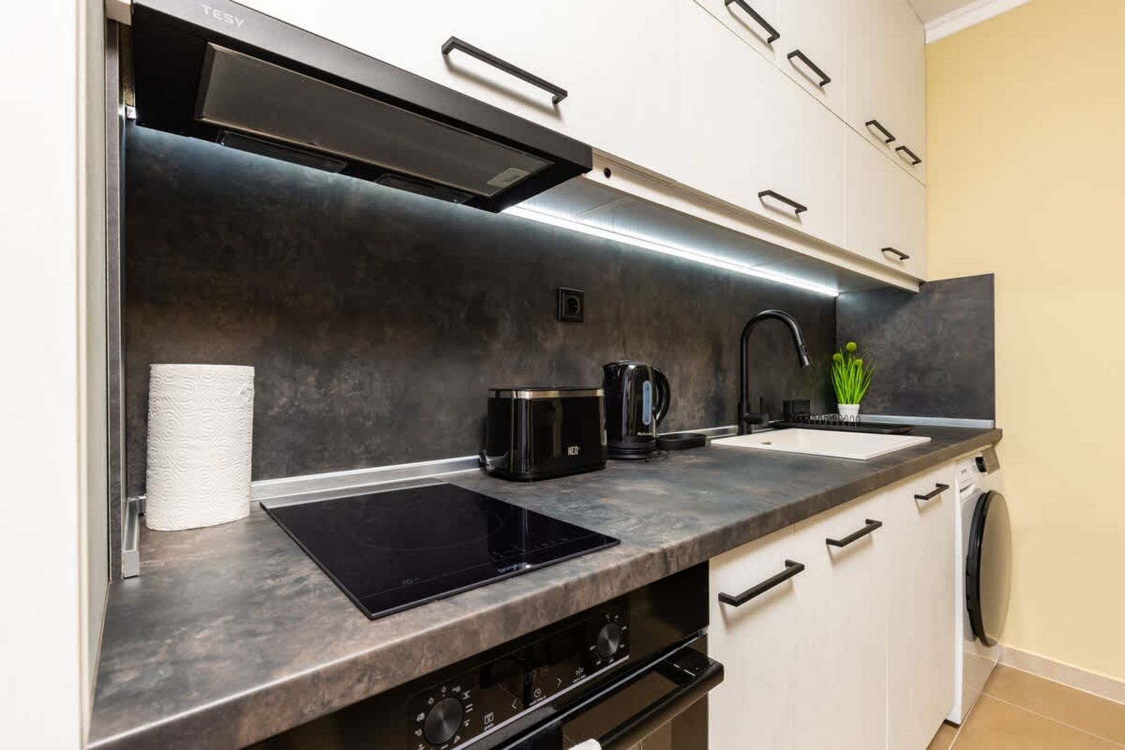 Central Chic 1BD Apt Near Kapana by FlatManager - Photo 10