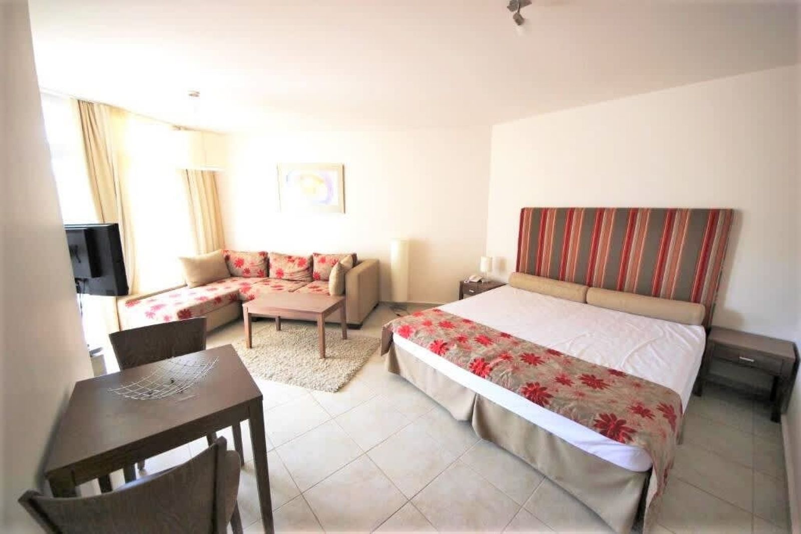 Cozy Soth Pearl  Pool View Studio with balcony - Photo 10