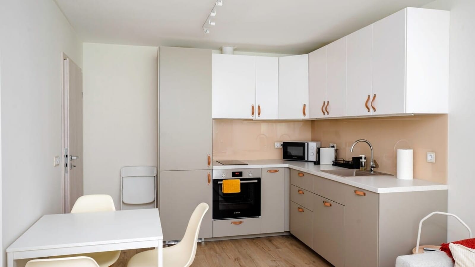 Cozy 1BD Apartment next to NDK - Photo 12