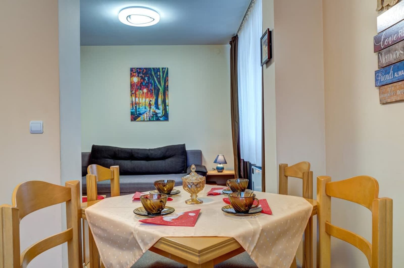 *Cute &amp; Cozy* 1BD Flat in The Castle Complex - Photo 9