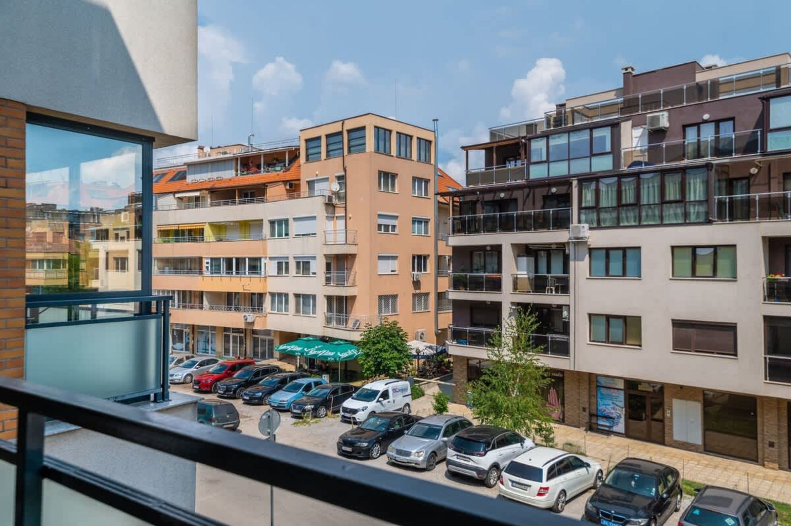 Cozy and Functional Business One-Bedroom Apartment - Photo 11