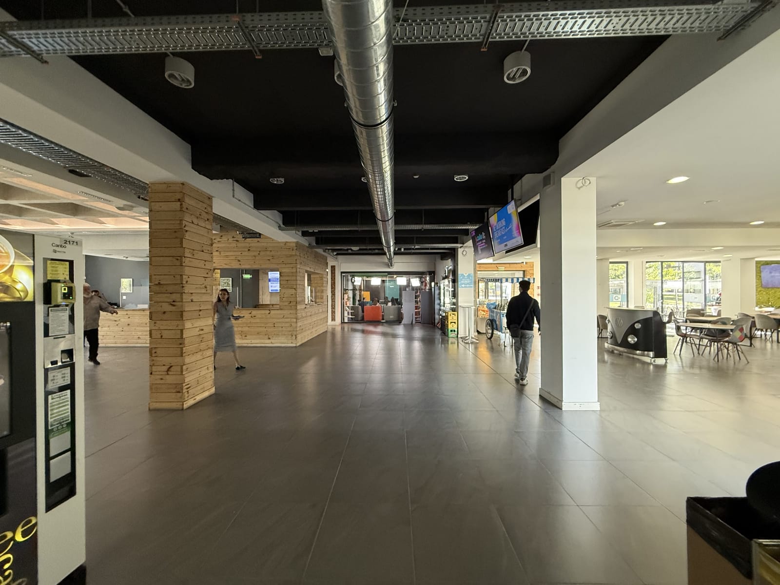 Big Event Space Center with Modern Architecture in Sofia - Photo 10