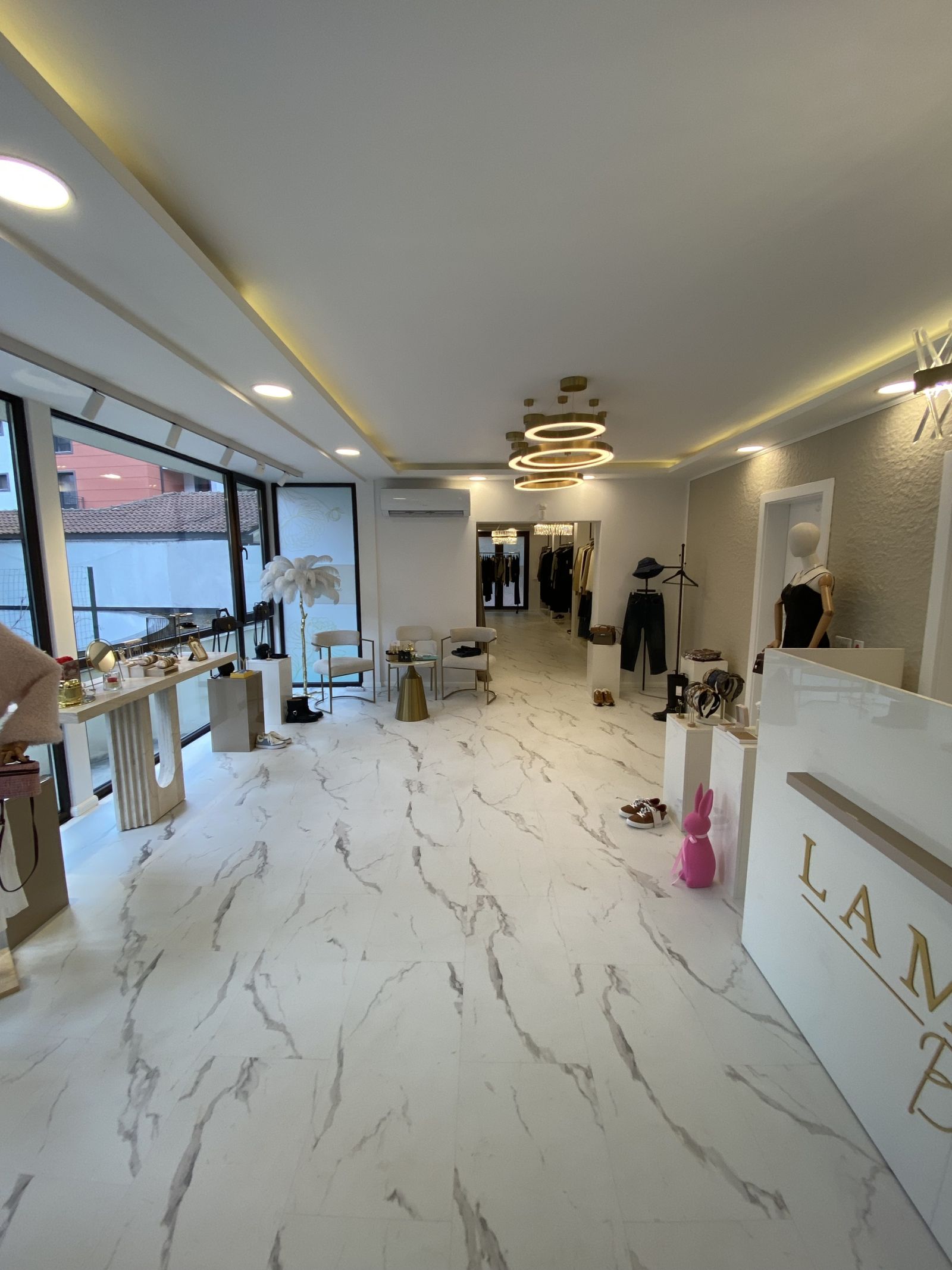 Elegant Fashion Boutique - Photo 2