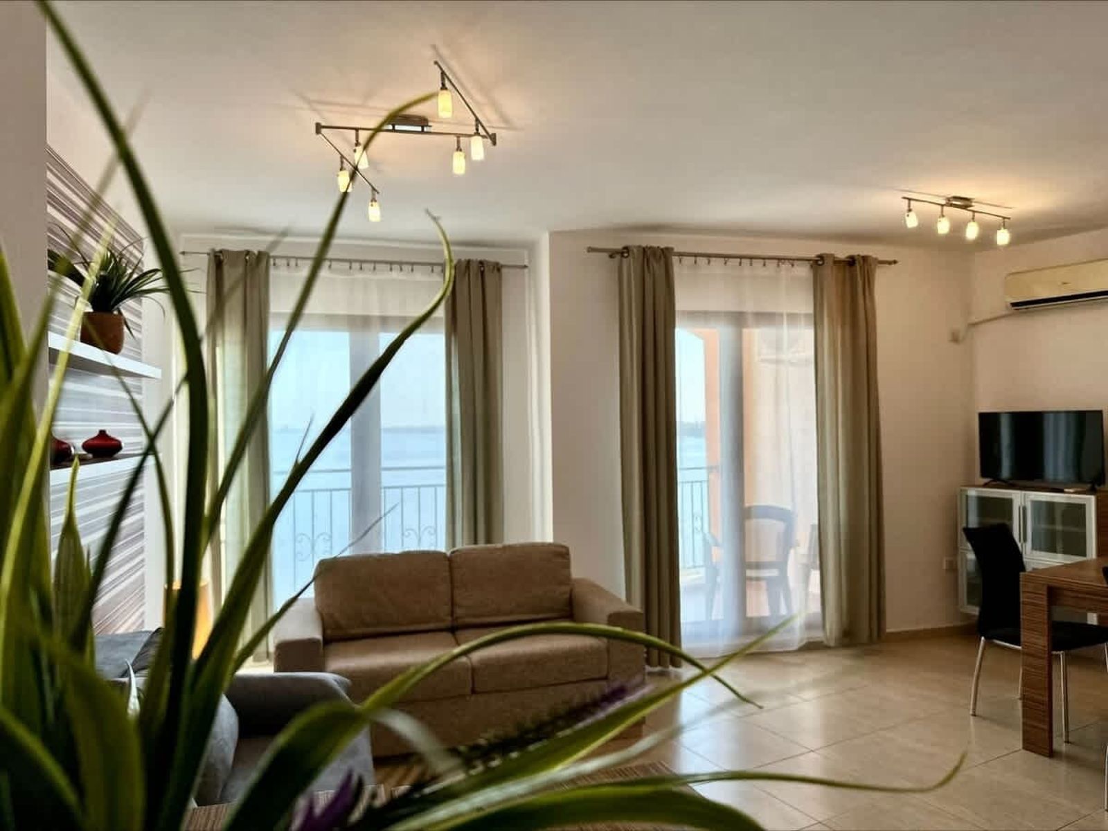 Cozy Aheloy  Marina Cape  Nice 2 bed sea view - Photo 12