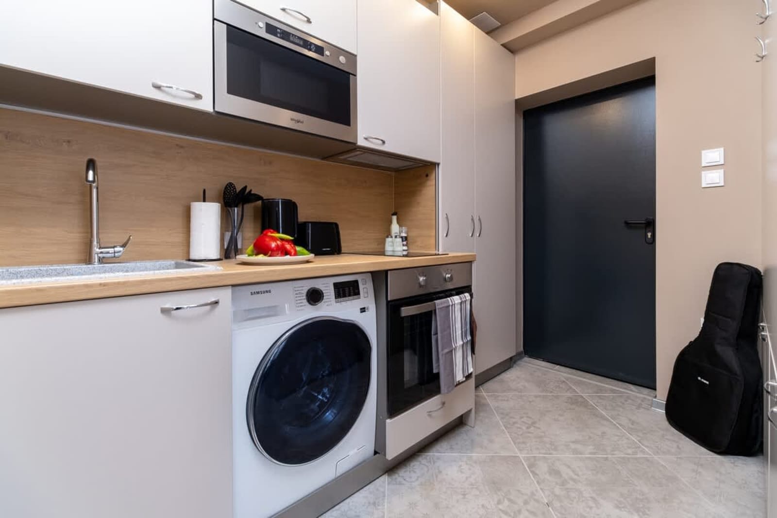 City Center Perfect 1-Bedroom Apartment - Photo 4