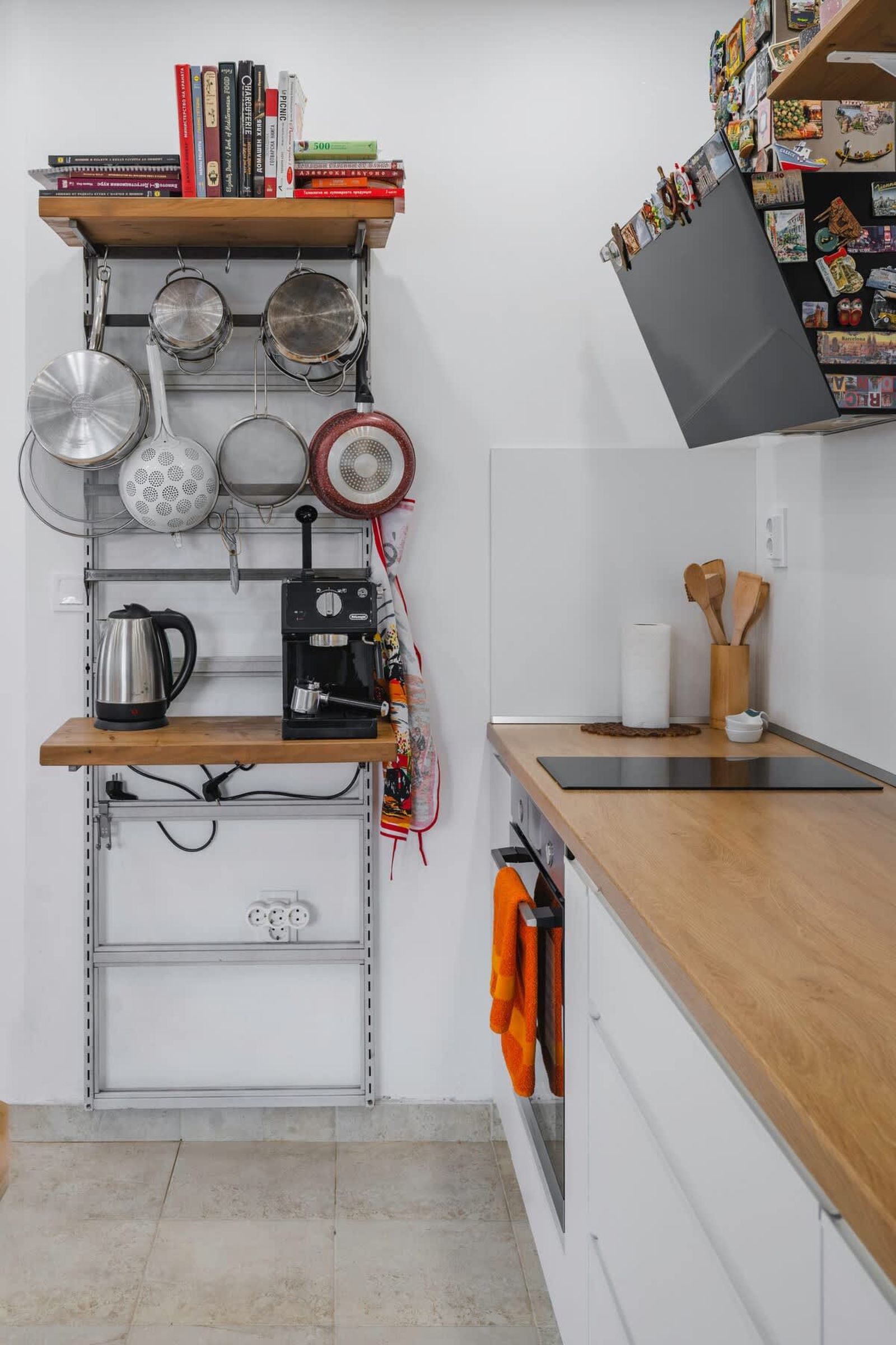 Charming &amp; Cozy 2BD Apartment with Natural Light - Photo 12