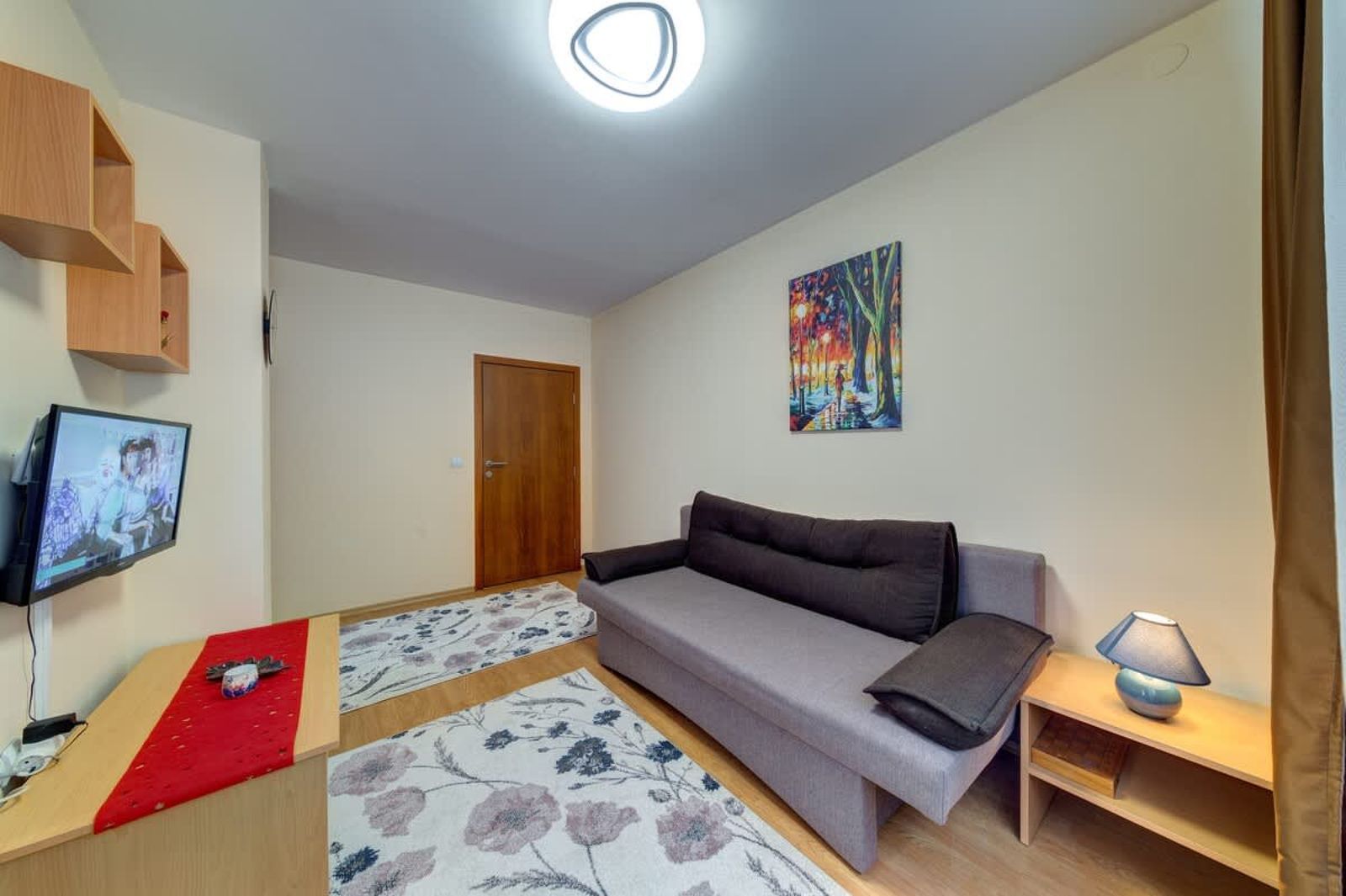 *Cute &amp; Cozy* 1BD Flat in The Castle Complex - Photo 4