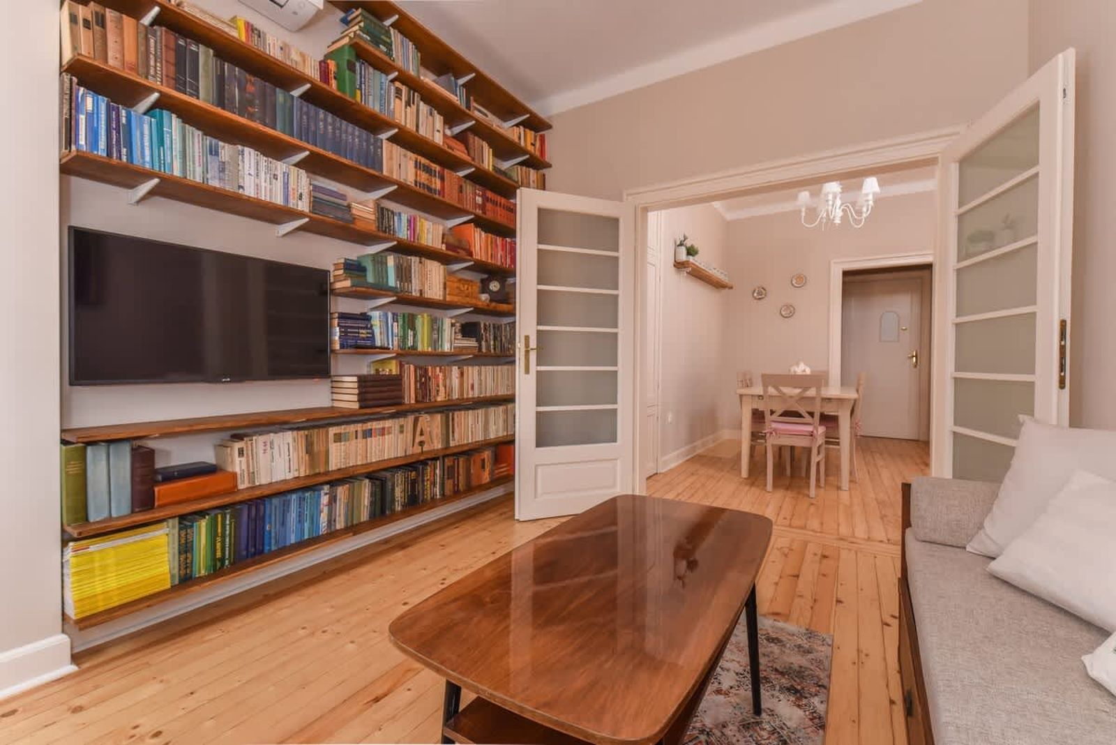 Chez Marie - Cozy One-Bedroom with Balcony - Photo 11