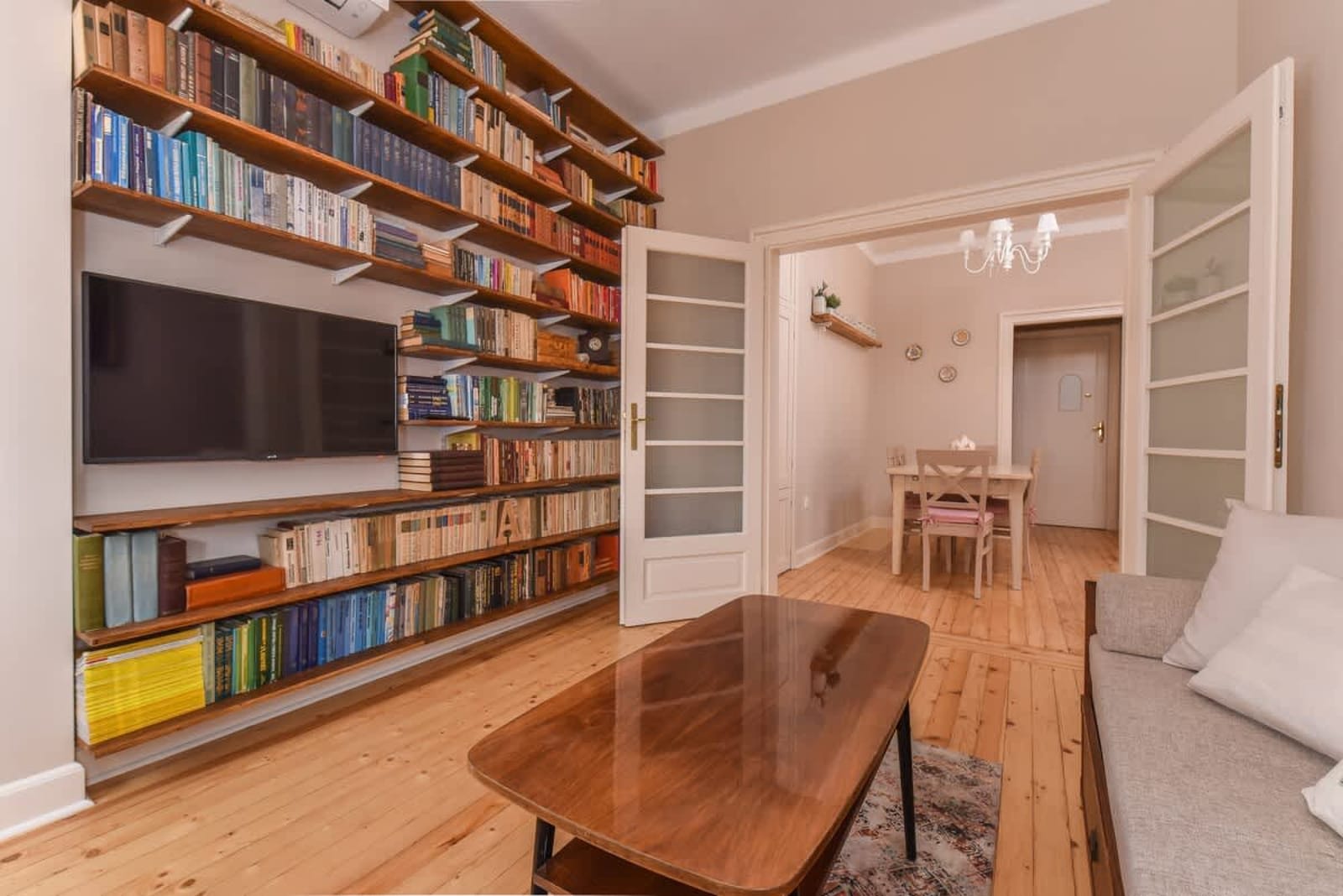 Chez Marie - Cozy One-Bedroom with Balcony - Photo 11