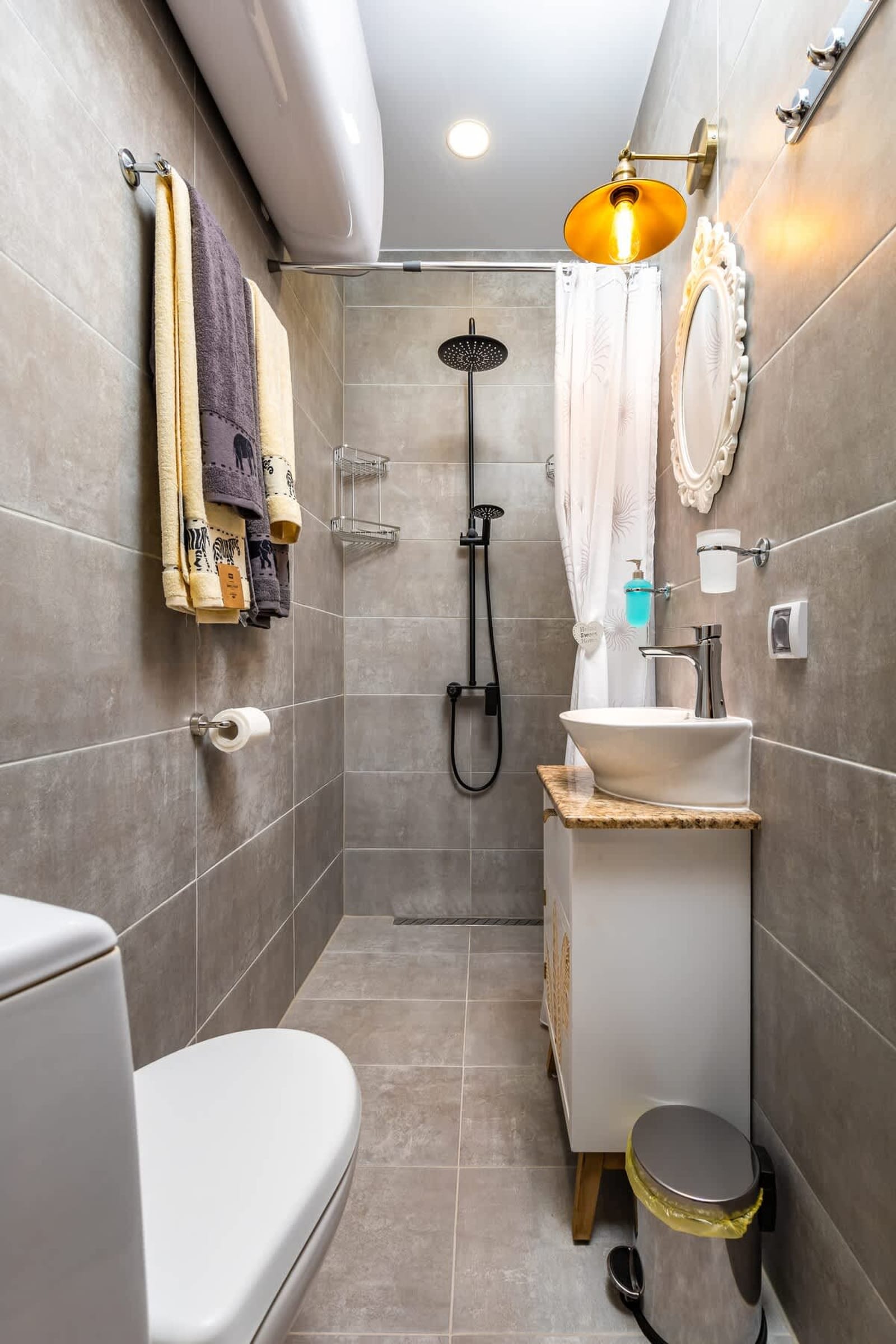 DaVinci Chic: Cozy Studio in the Heart of Plovdiv - Photo 9