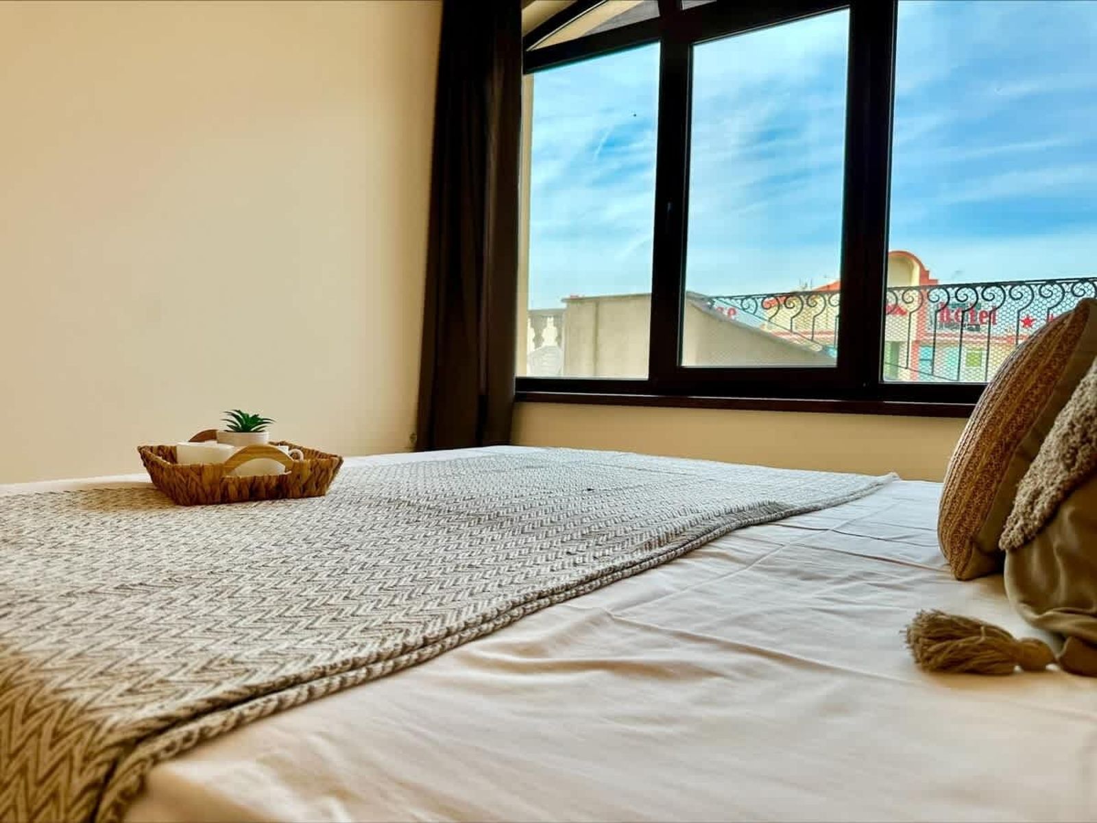 Cozy Apartment with Balcony  Royal Sun - Photo 25