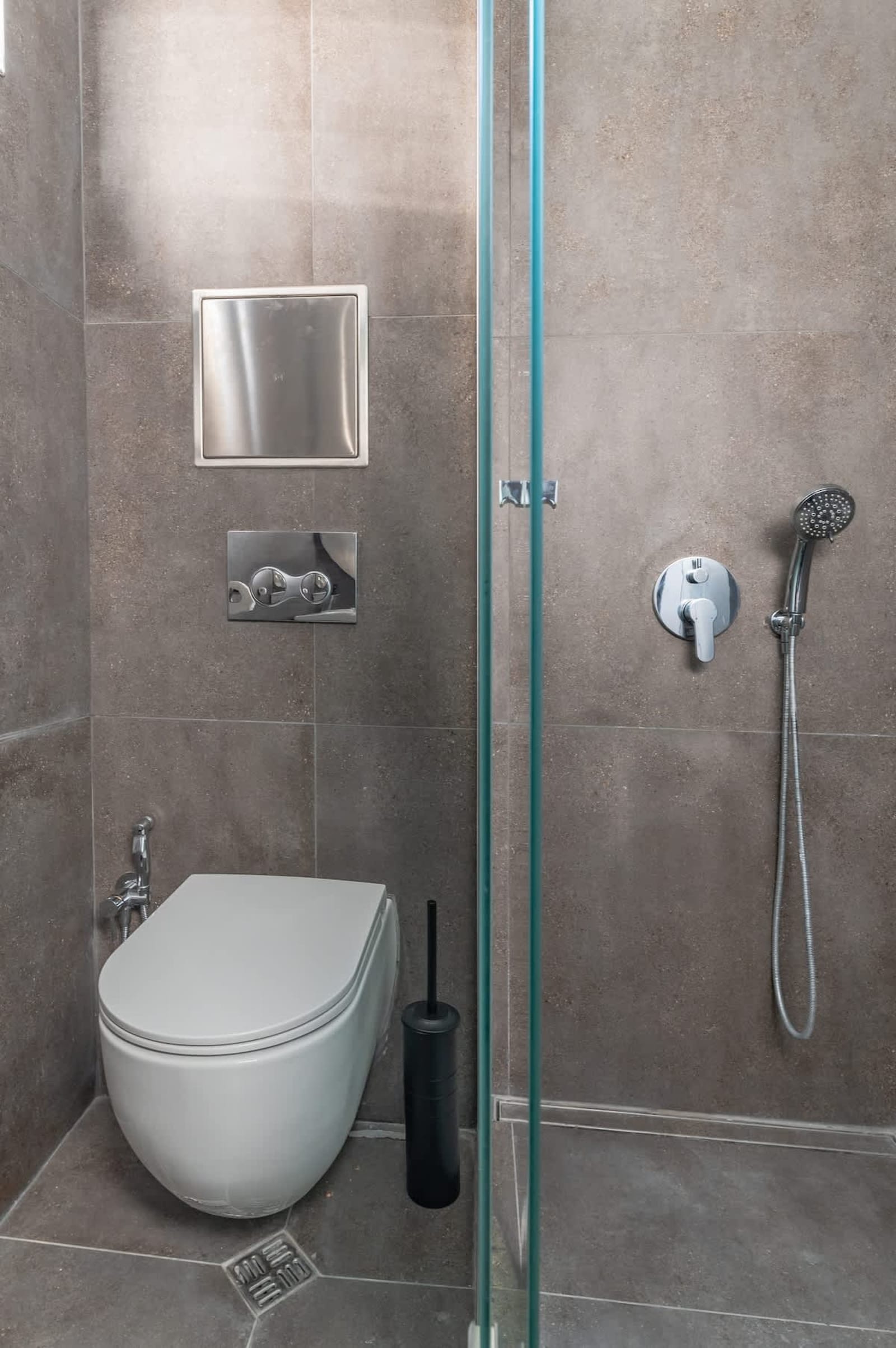 Industrial 2-BDR Flat by the National Stadium - Photo 17