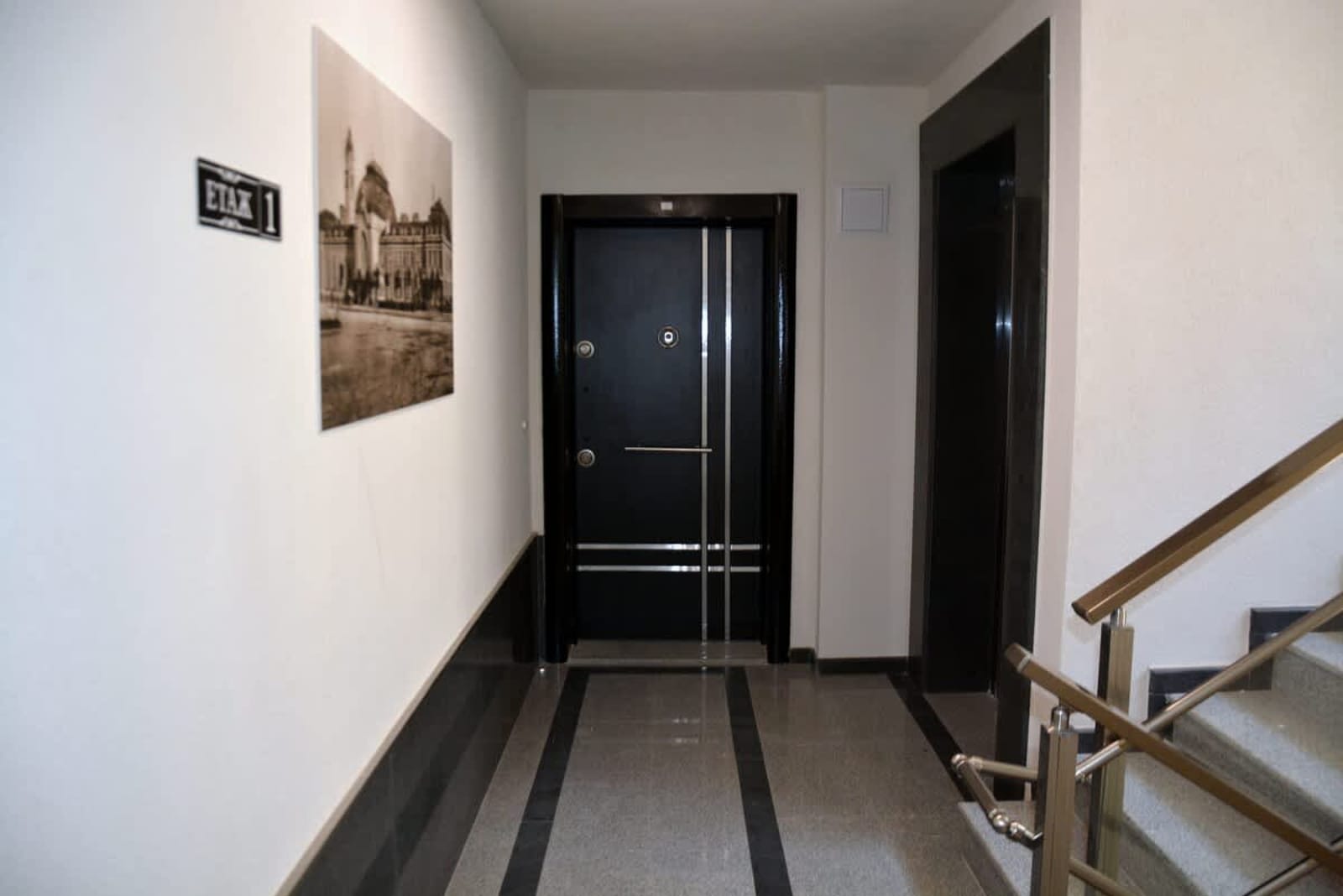 Unbeatable Location: New Lux Apartment Varna beach - Photo 11