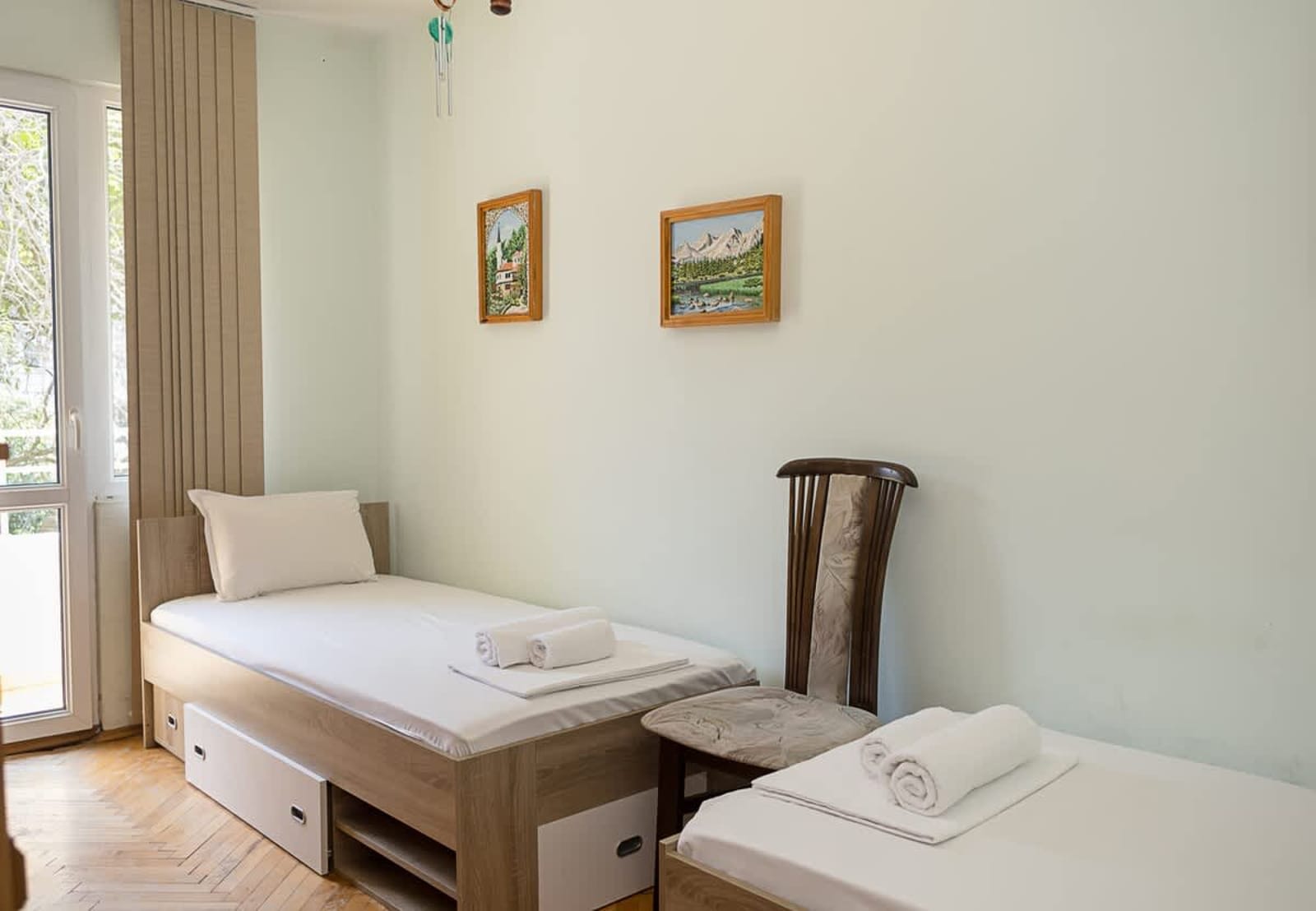 Sunny 2-Bedroom Flat near Sea Garden|Chayka, Varna - Photo 3