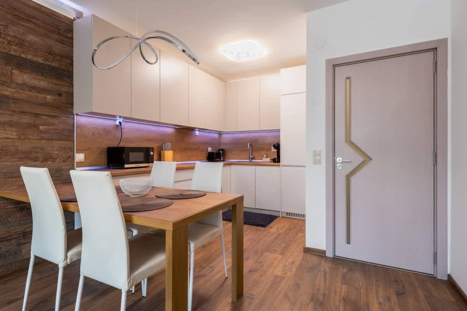 Stylish 1-bedroom Flat in Business District - Photo 3