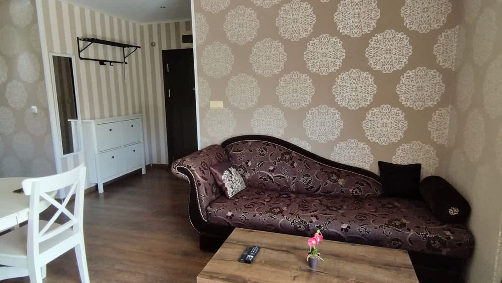 Peaceful Three-Bedroom in Briz, Varna - Photo 23