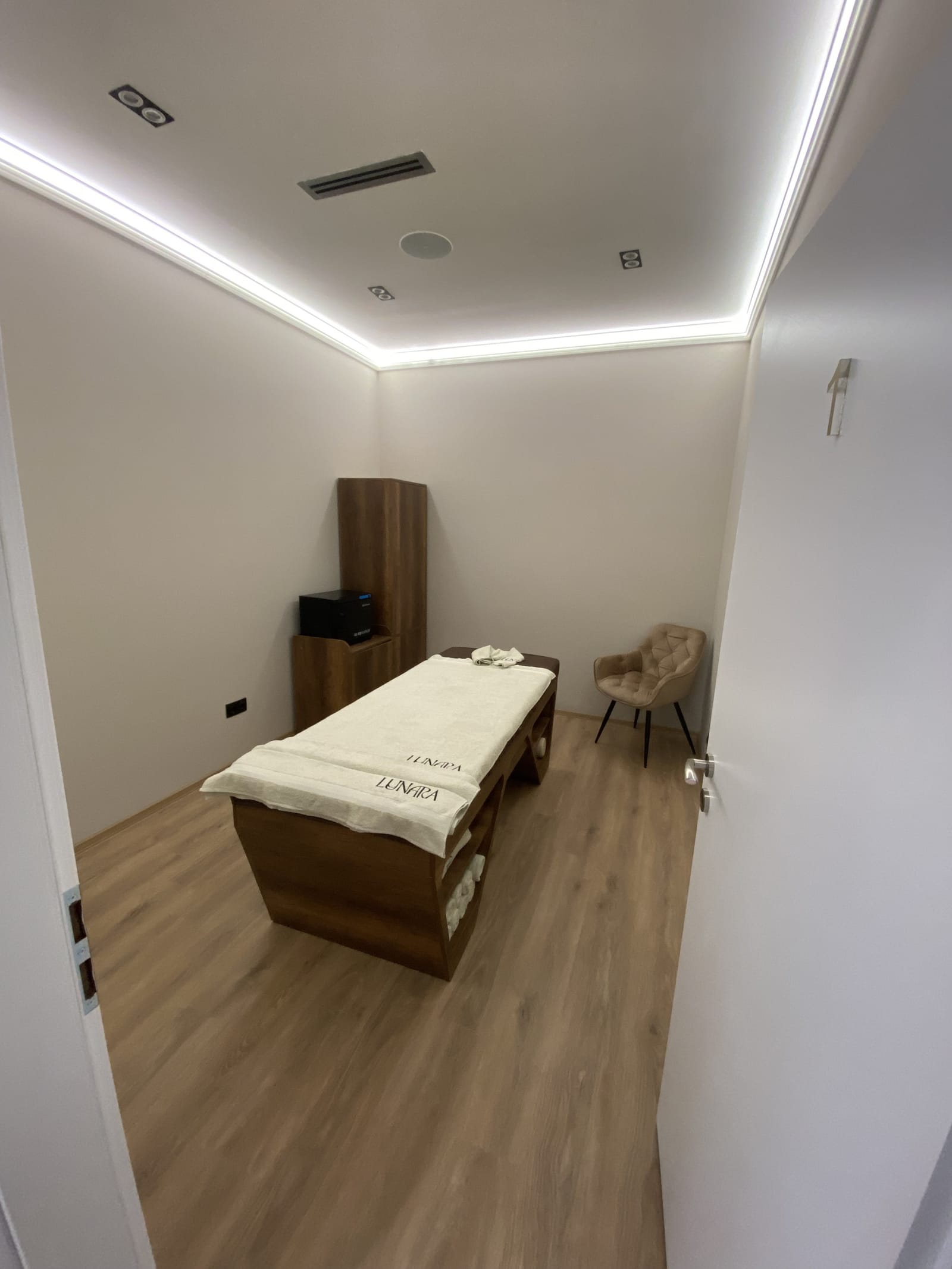 Lunara Luxury Massages - Cover Photo