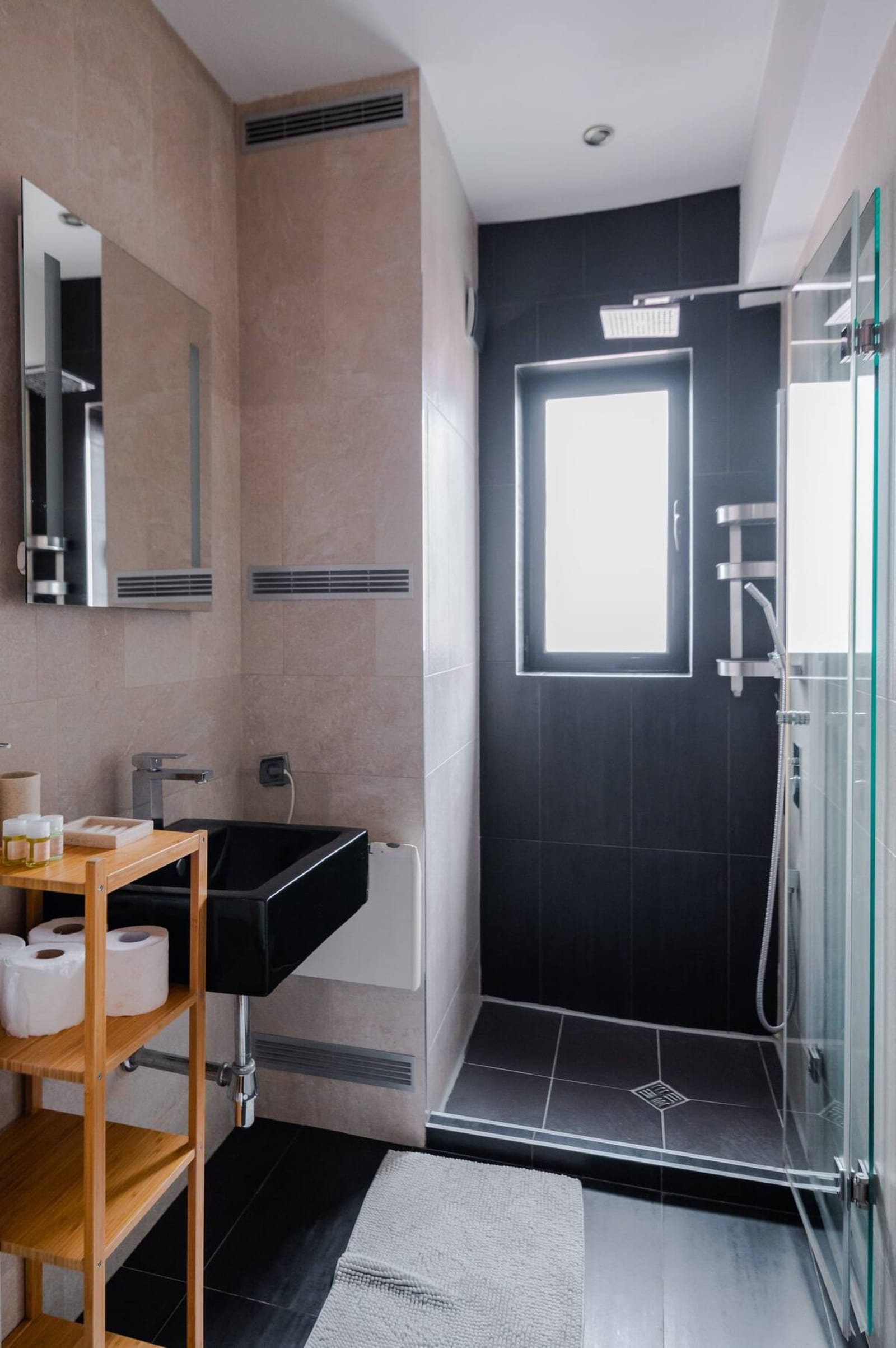 The Honeycomb Hideaway - Photo 17