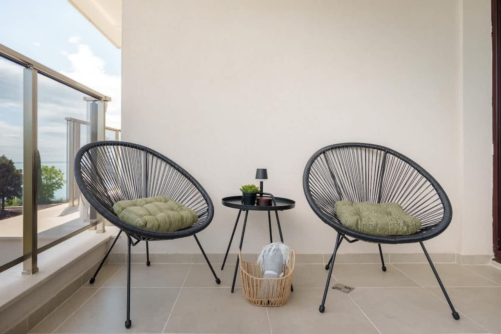 Stylish 1BR with Balcony &amp; Parking | Skyline Varna - Photo 20