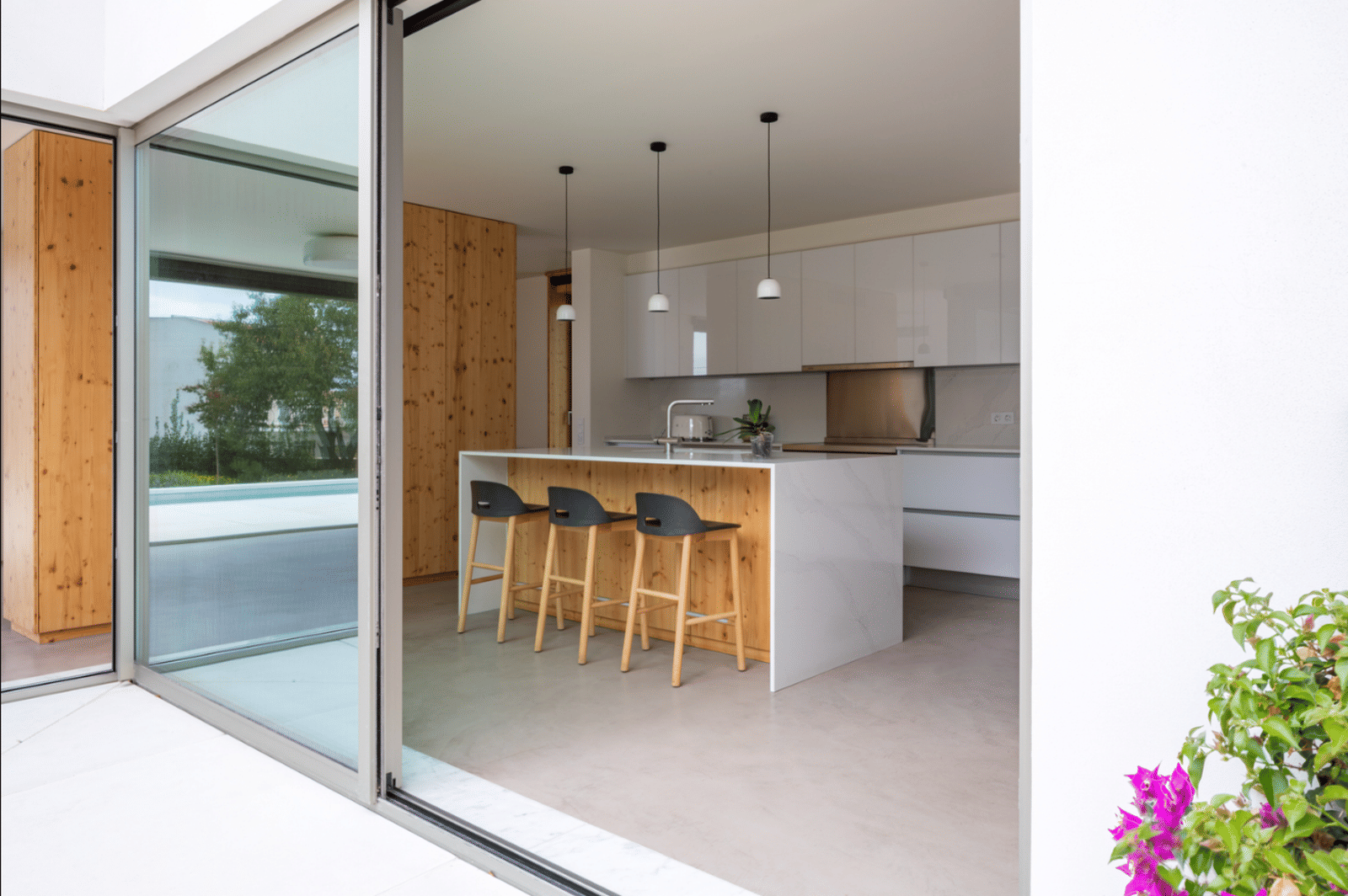 Courtyard House - Photo 12