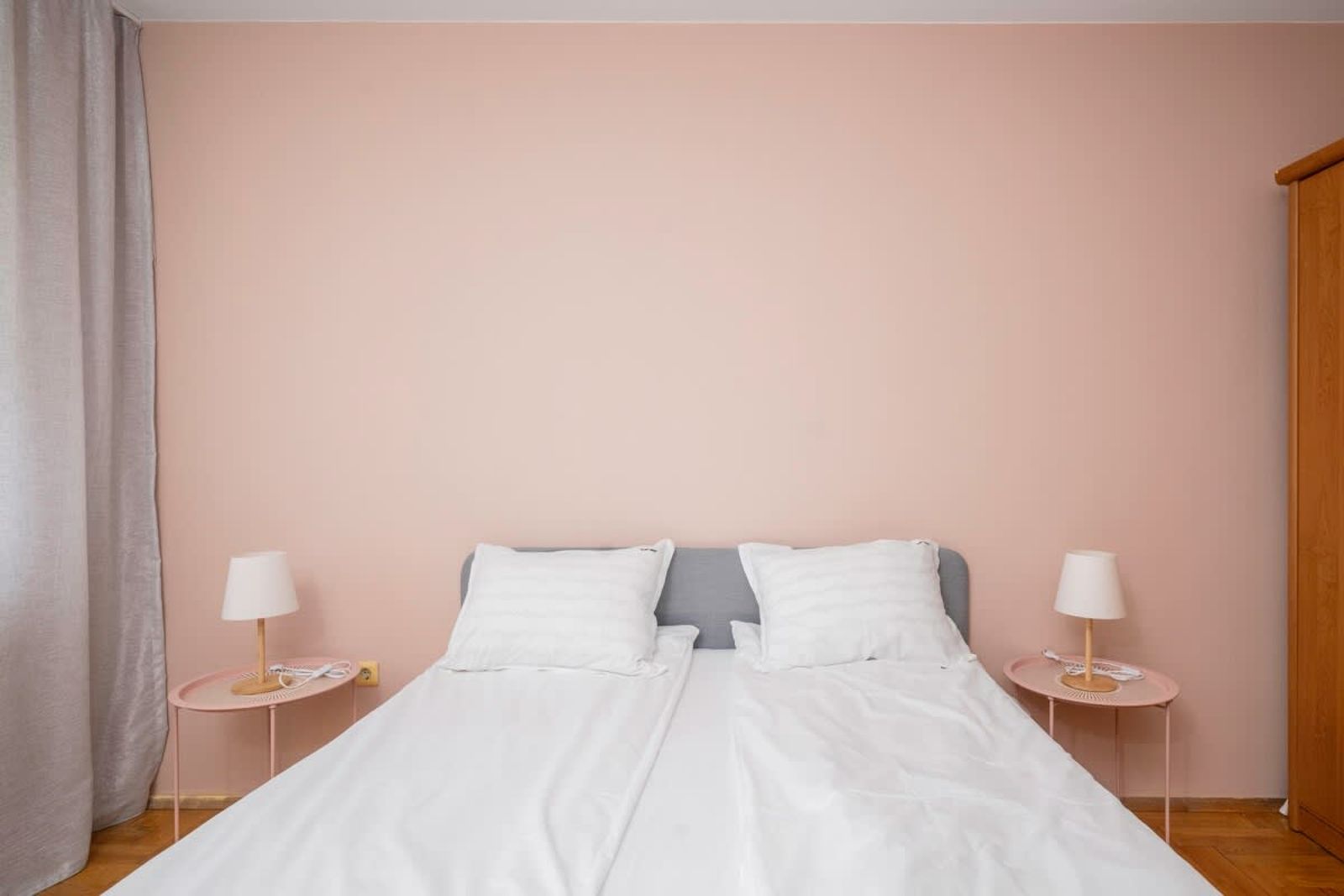 City Haven: Expansive Apartment in Prime Location - Photo 12