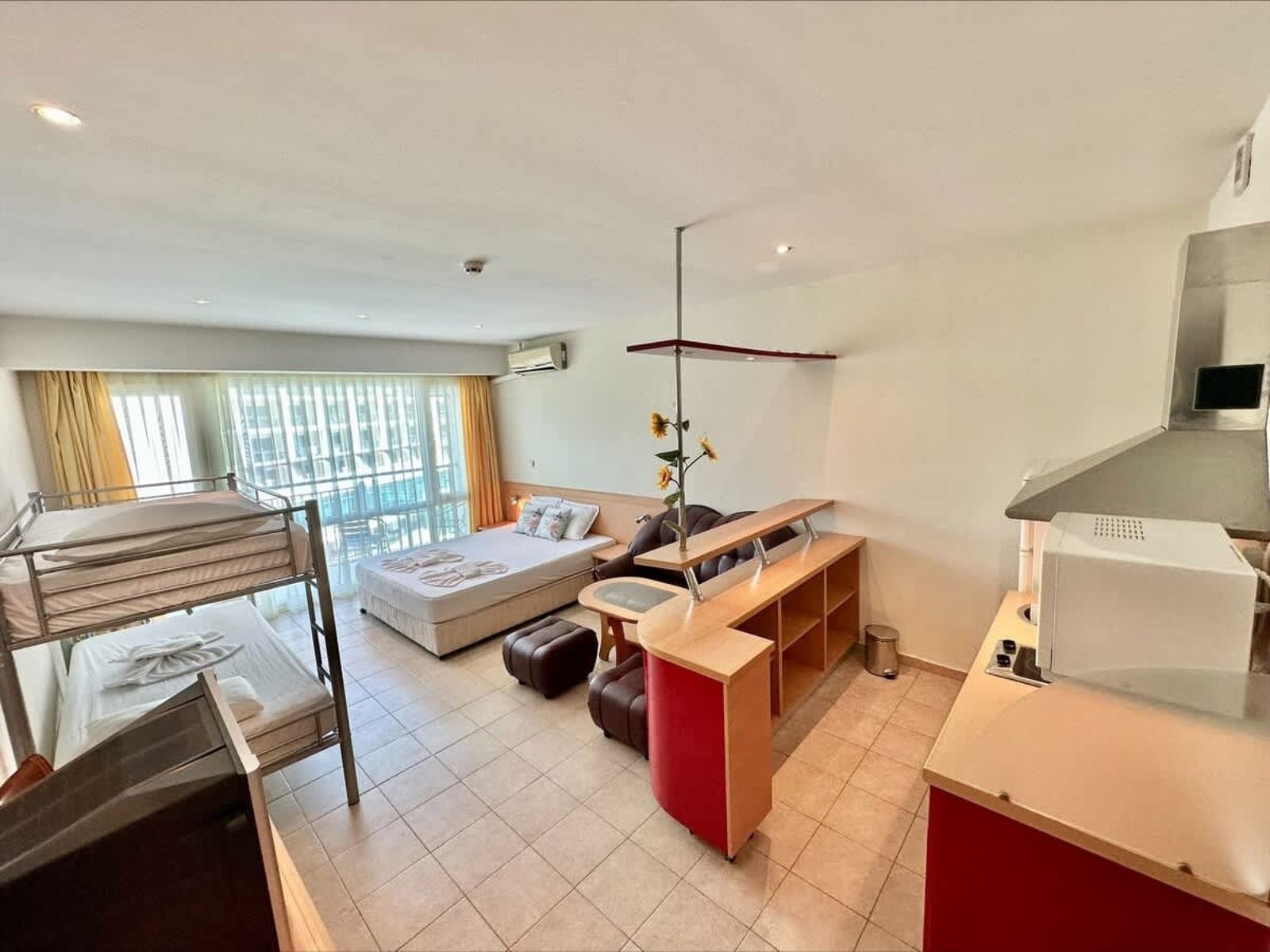 Miramar Palace Family Studio - Photo 18