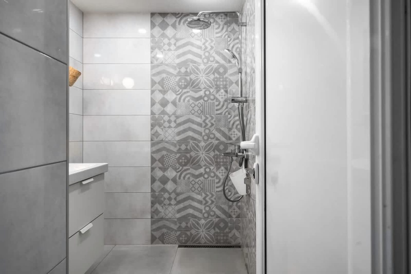 Your 2BD Home Away From Home with Working Space - Photo 15