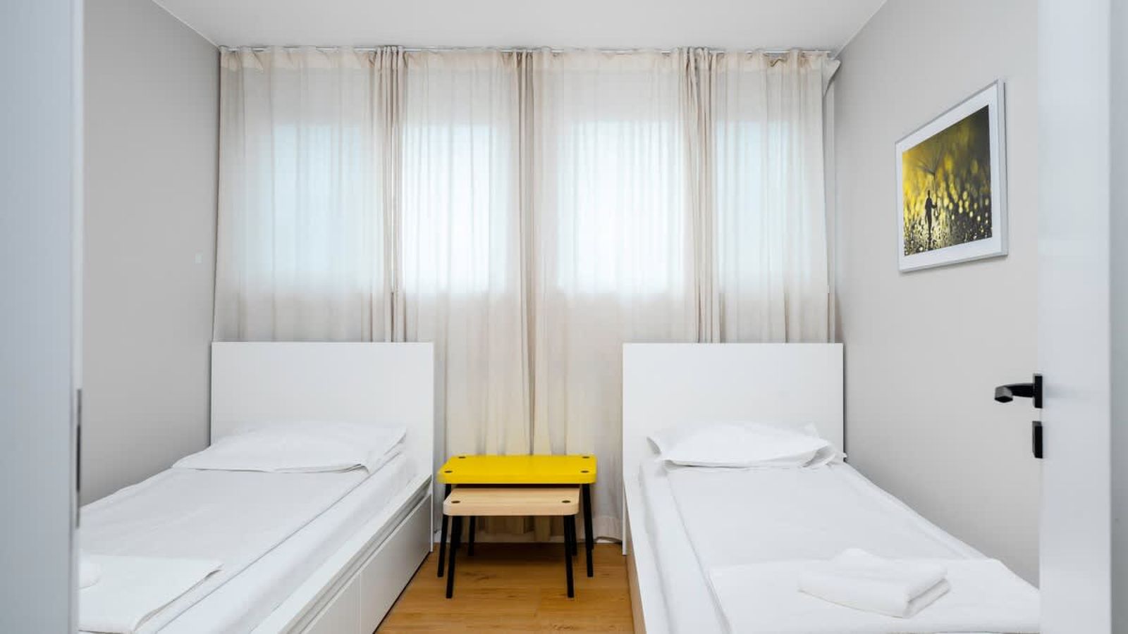 Quiet 2 BDR Comfort Near NDK + Workspace - Photo 4