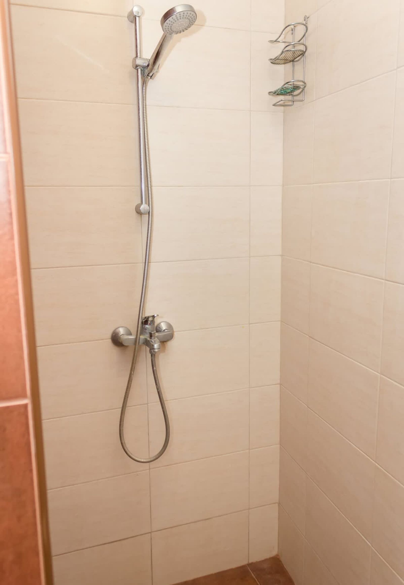 Modern Comfort in Central Varna with WorkSpace - Photo 17