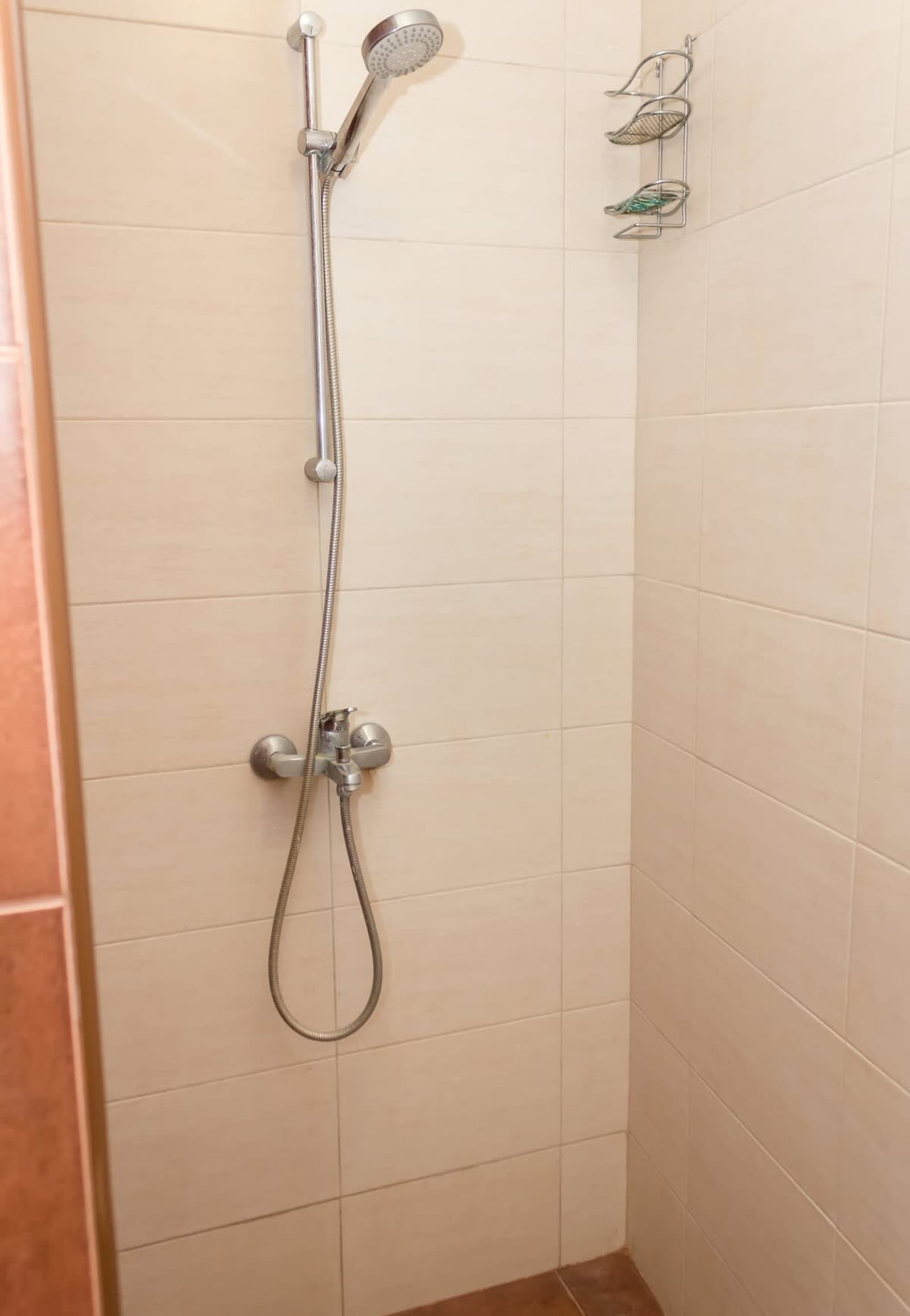 Modern Comfort in Central Varna with WorkSpace - Photo 17