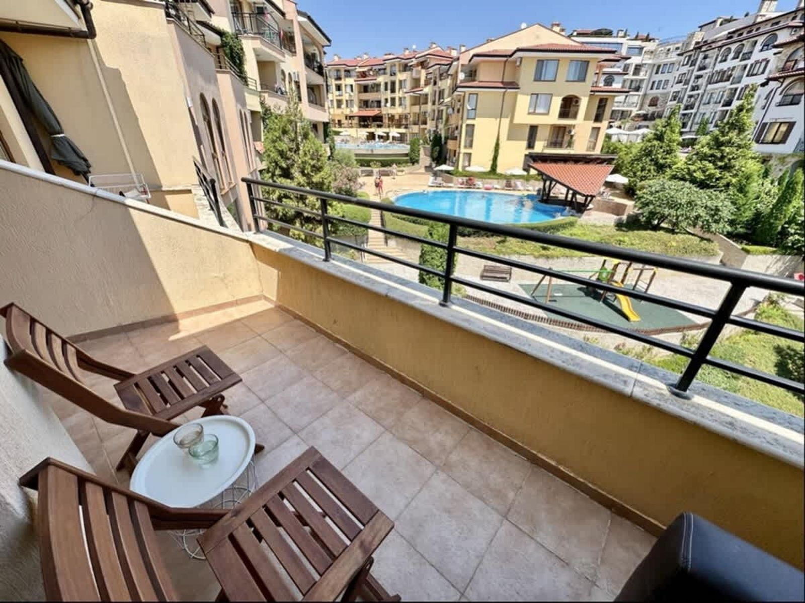 Paradise Dreams Lively Studio with pool view - Photo 17