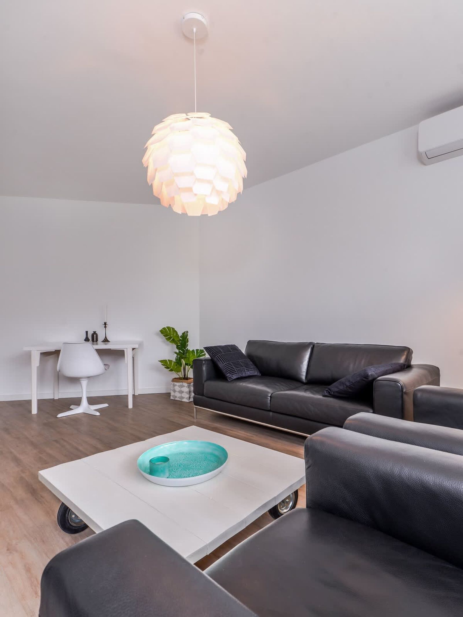 Stylish 2BD Flat w Balcony &amp; Fast WiFi - Lozenets - Photo 9