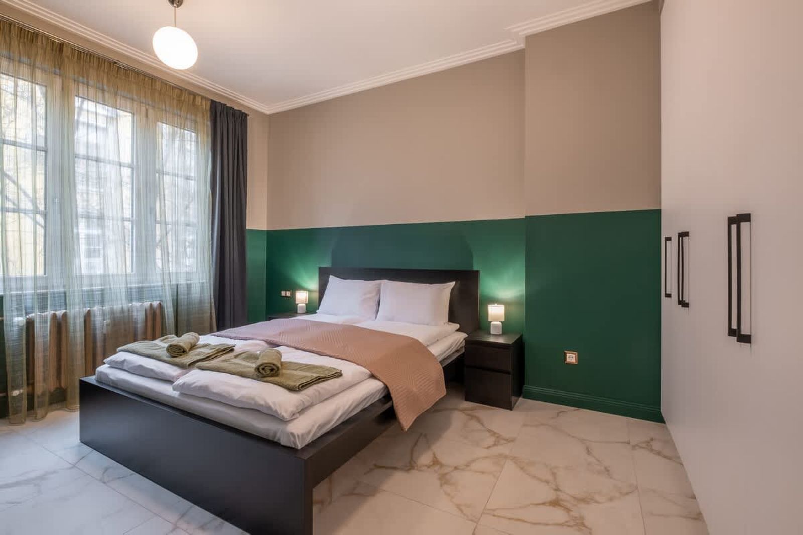 Sofia’s Classy Blu -2 Bedrooms - Photo 21