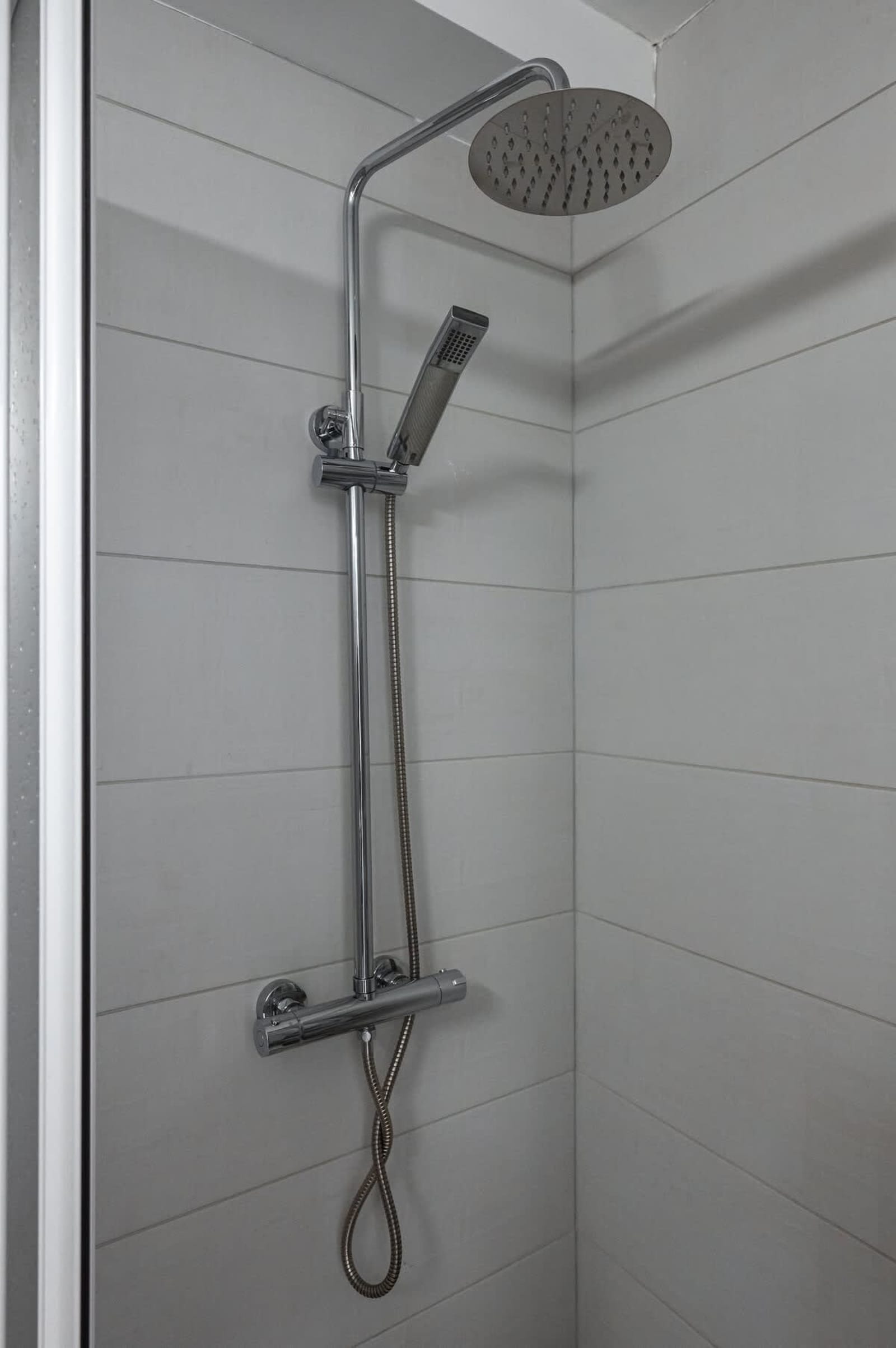 Cozy Studio - Your Home Away From Home - Photo 14