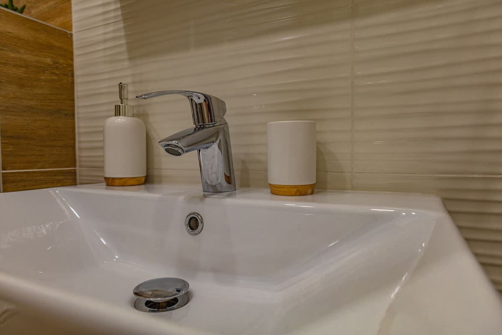 Modern 1BR Apt – Top Location, 4 min to Metro - Photo 19