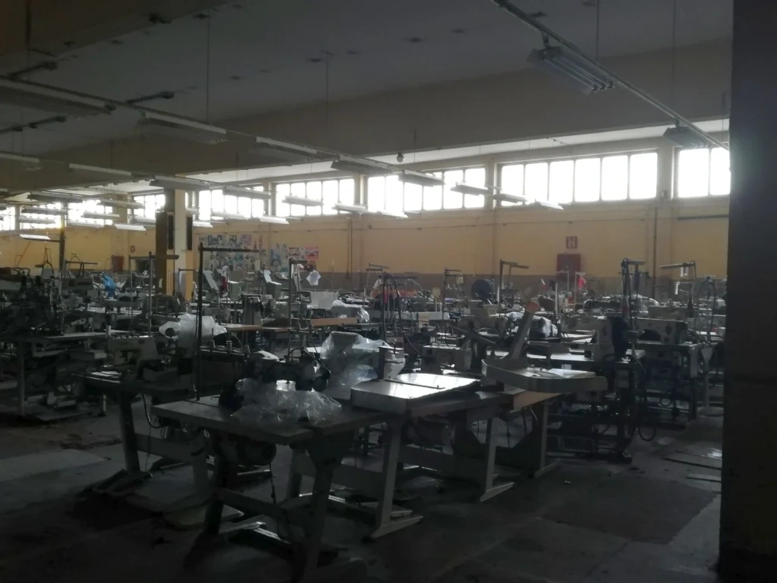 Beautiful Abandoned Factory - Photo 41