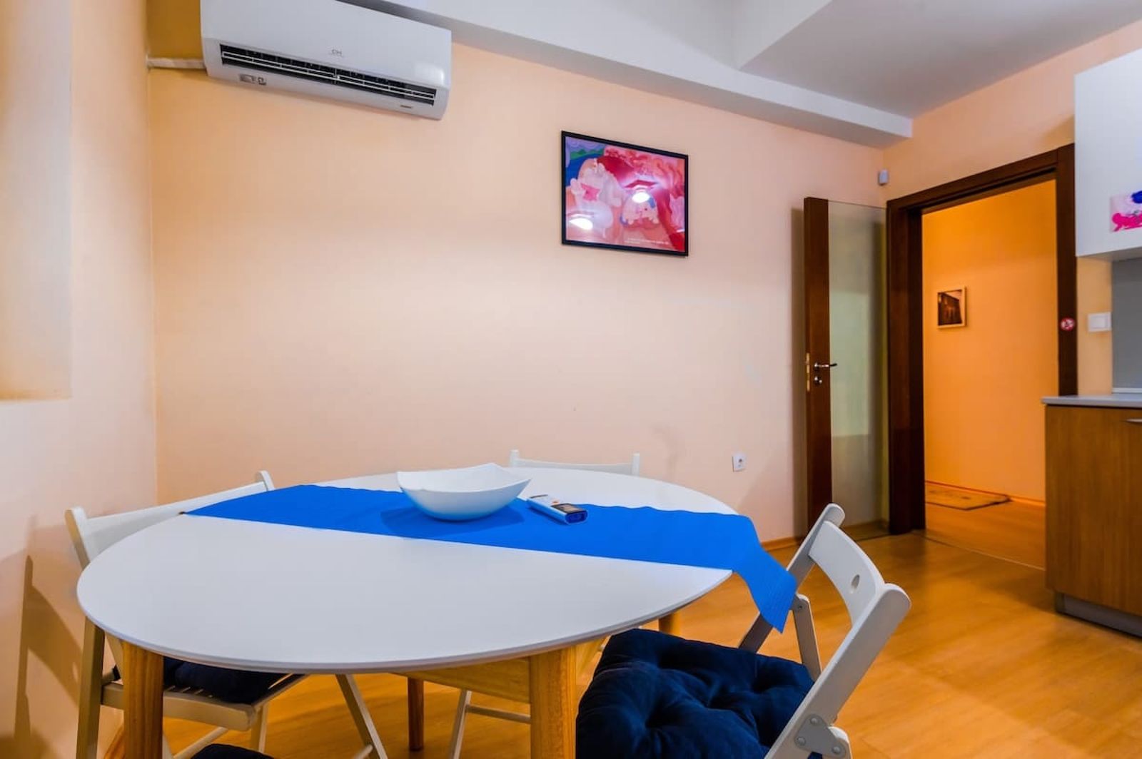 Sofia’s Best Area - Workspace+300 MBPS WiFi - Photo 19