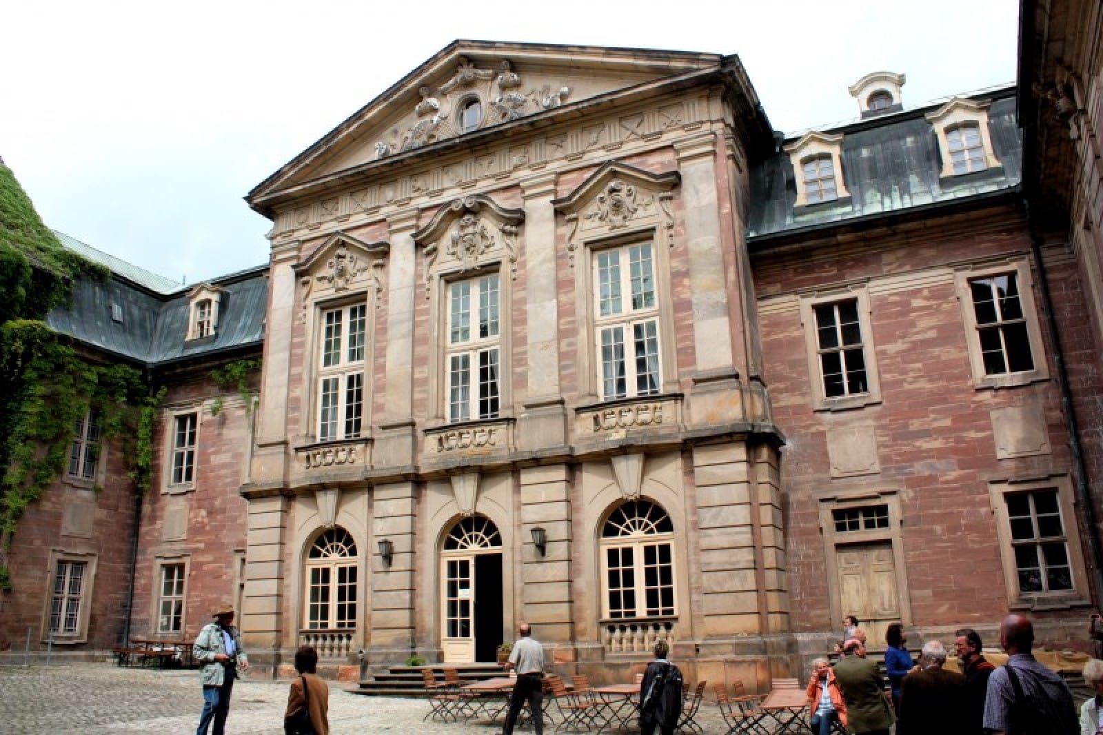 Castle of Burgscheidungen is a baroque secular building_35