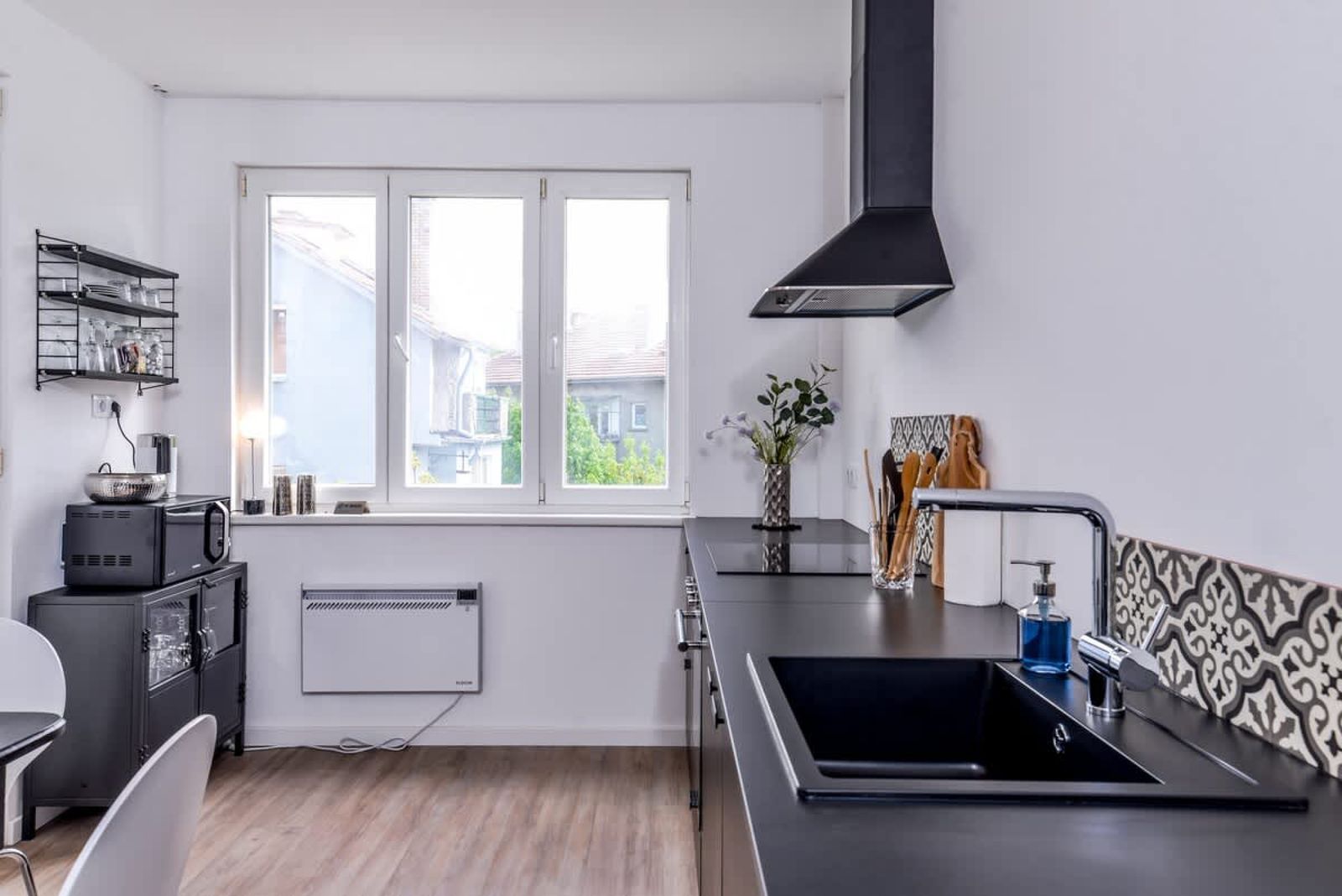 Stylish 2BD Flat w Balcony &amp; Fast WiFi - Lozenets - Photo 17