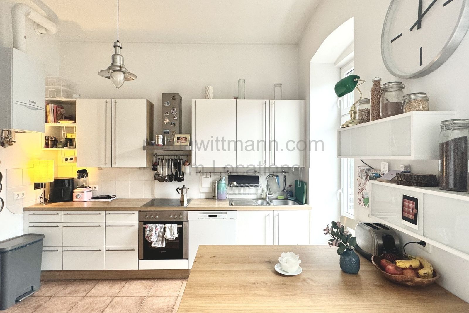 Bright Multi-Room Apartment with Open Plan Living - Photo 18