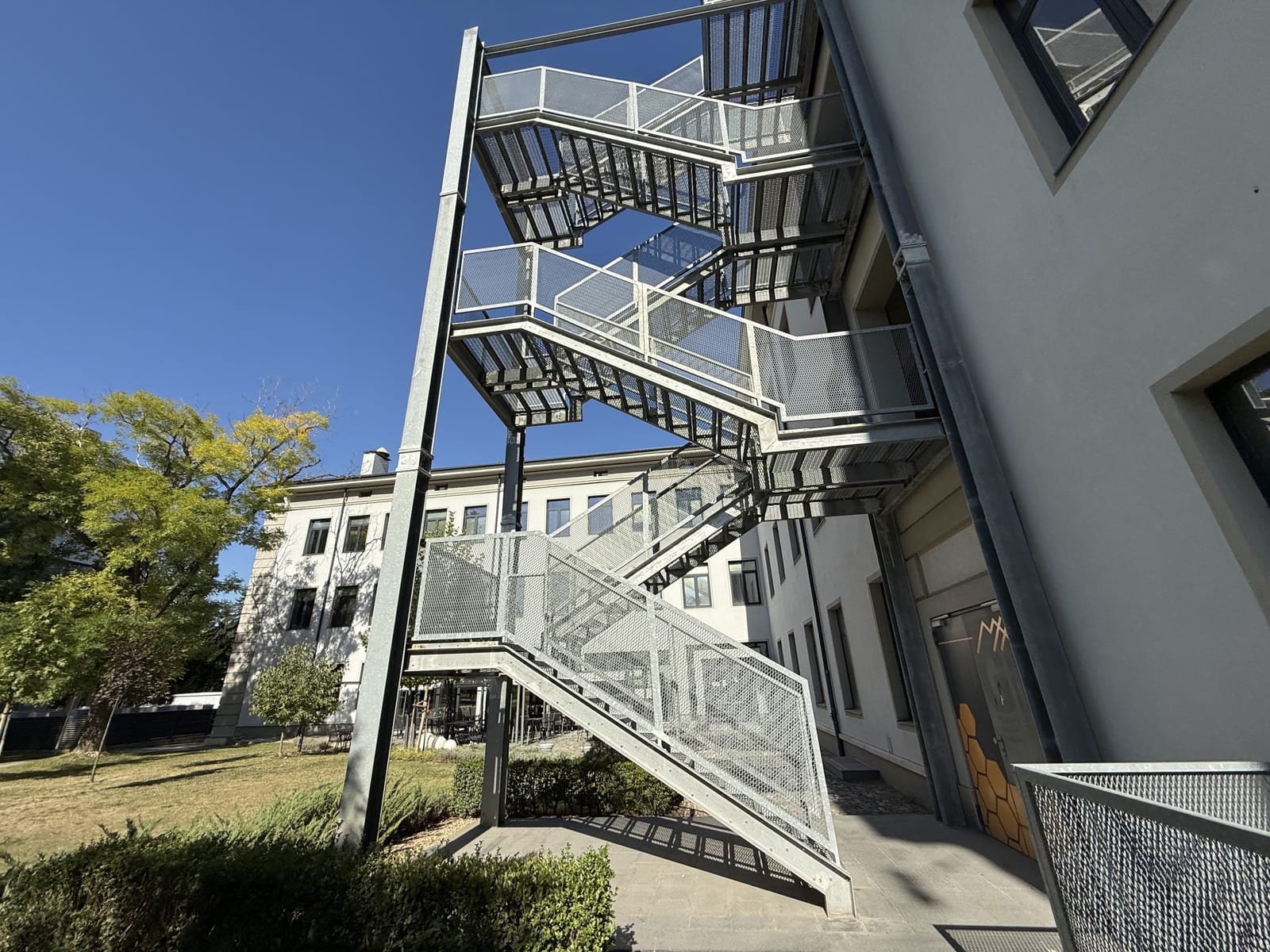 Modern Conference Room in the Heart of Sofia - Photo 3